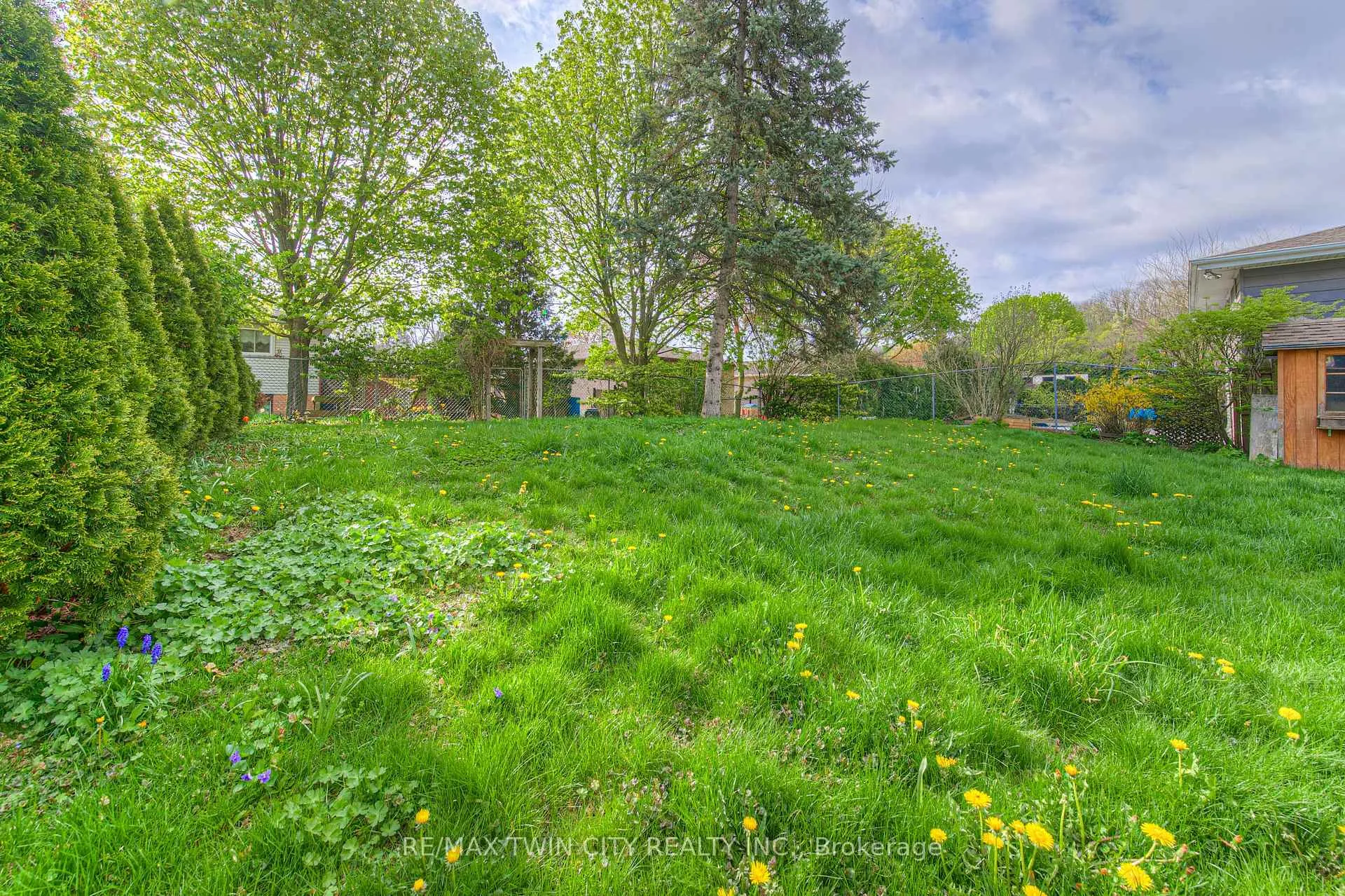 Photo 38 of 18 Gilston Parkway, Brant, Paris — HOMEH