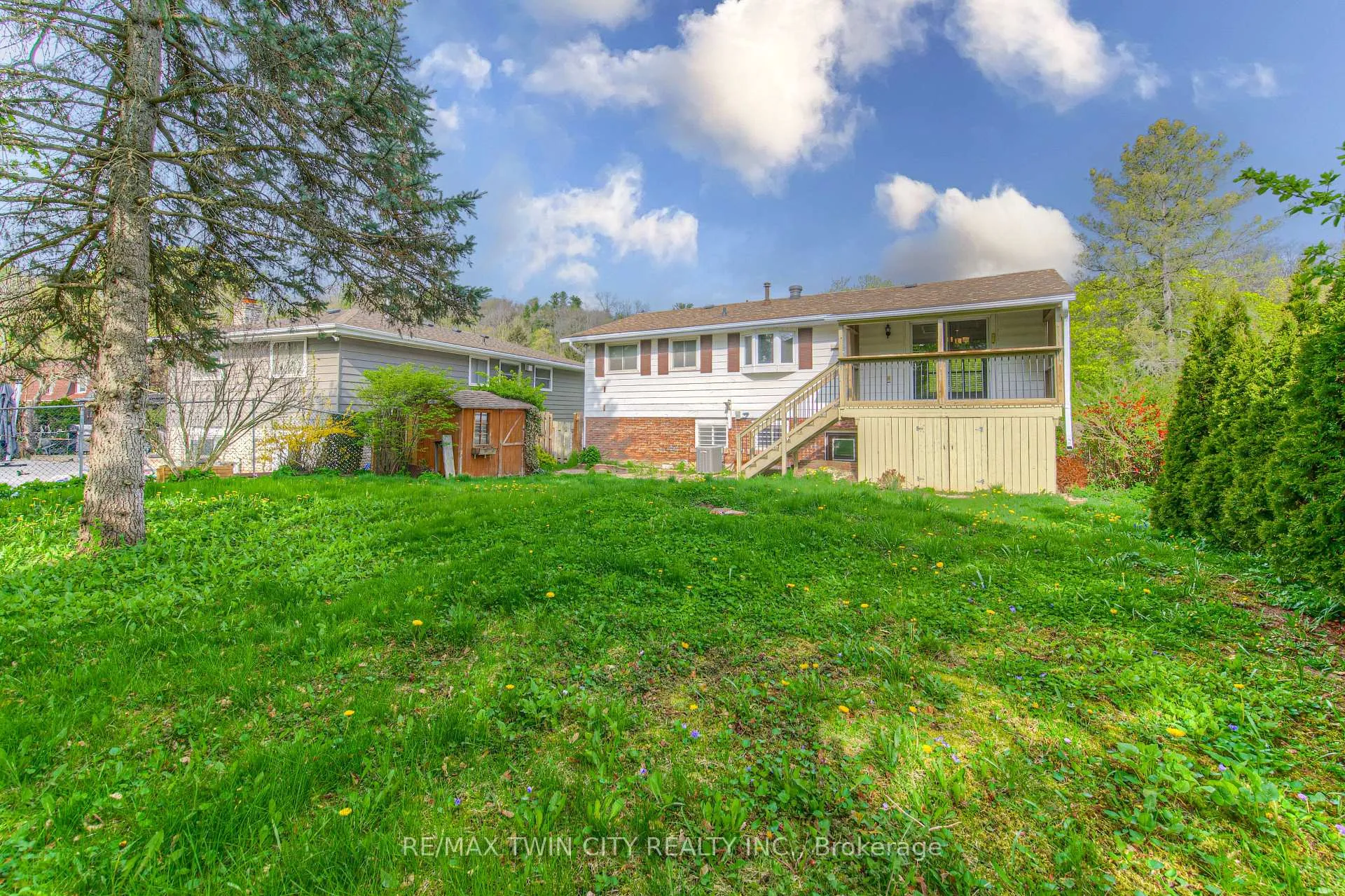 Photo 39 of 18 Gilston Parkway, Brant, Paris — HOMEH