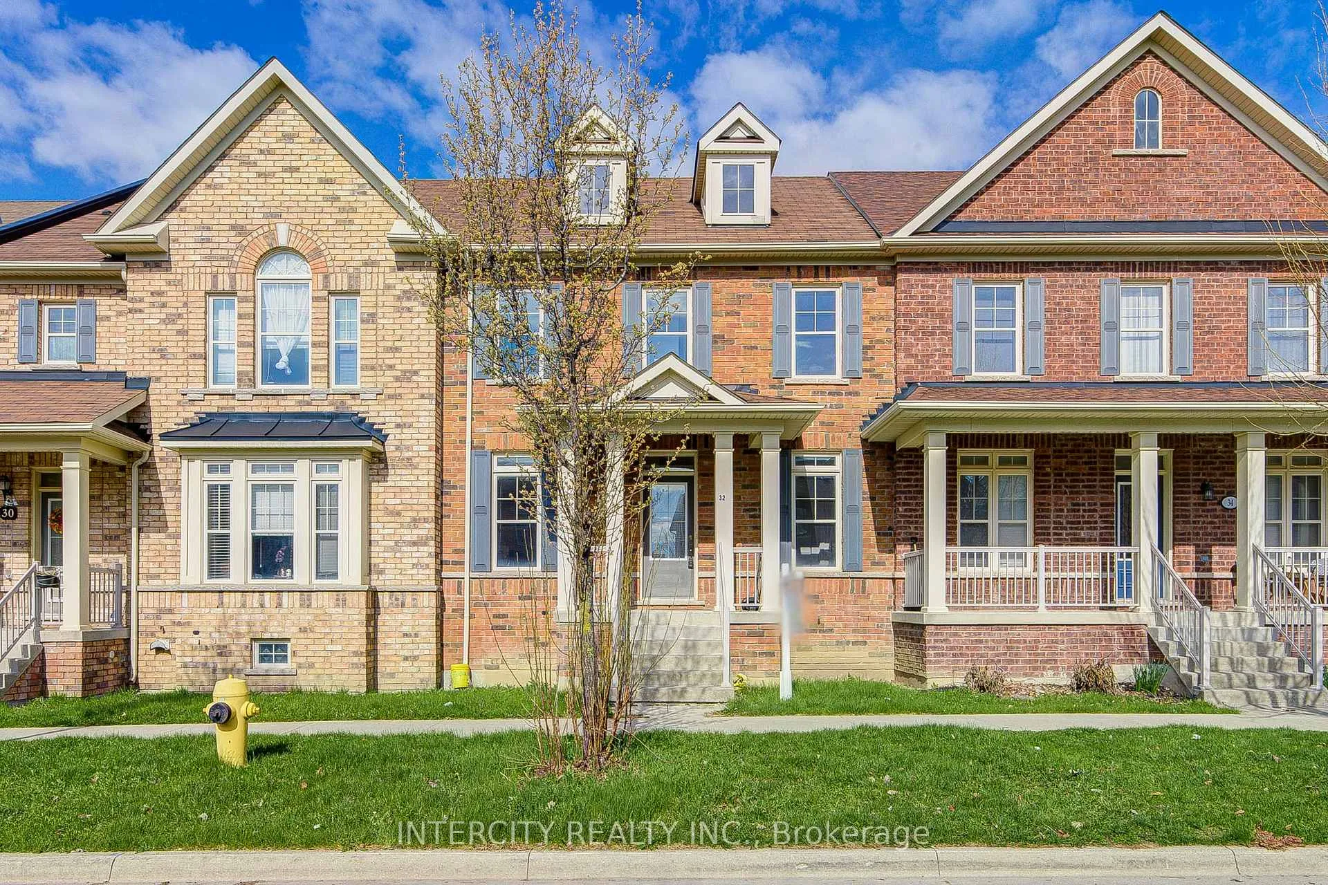 Photo 2 of 32 Ivory Silk Drive, Markham, Cathedraltown — HOMEH