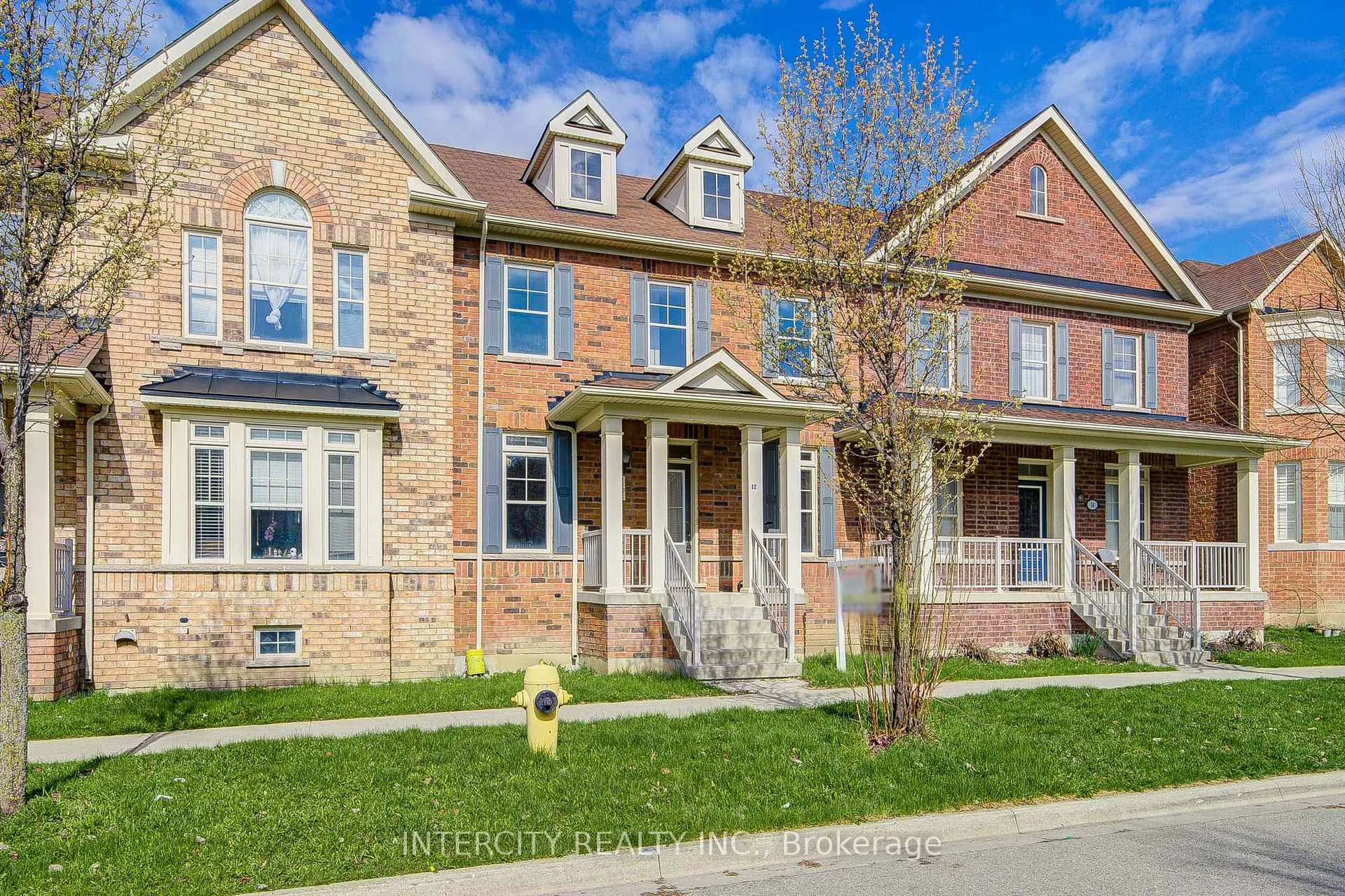 Photo 3 of 32 Ivory Silk Drive, Markham, Cathedraltown — HOMEH