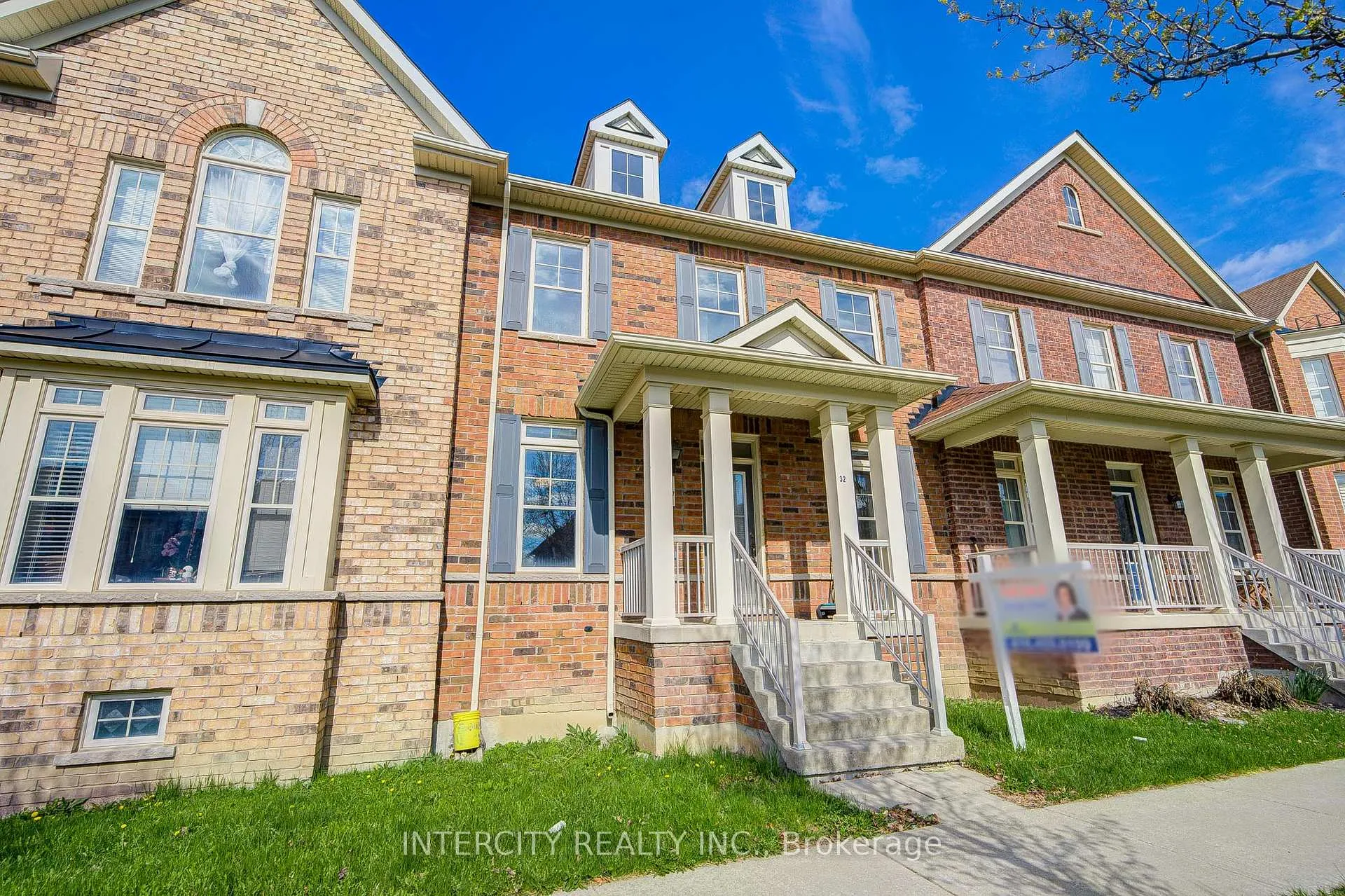 Photo 4 of 32 Ivory Silk Drive, Markham, Cathedraltown — HOMEH
