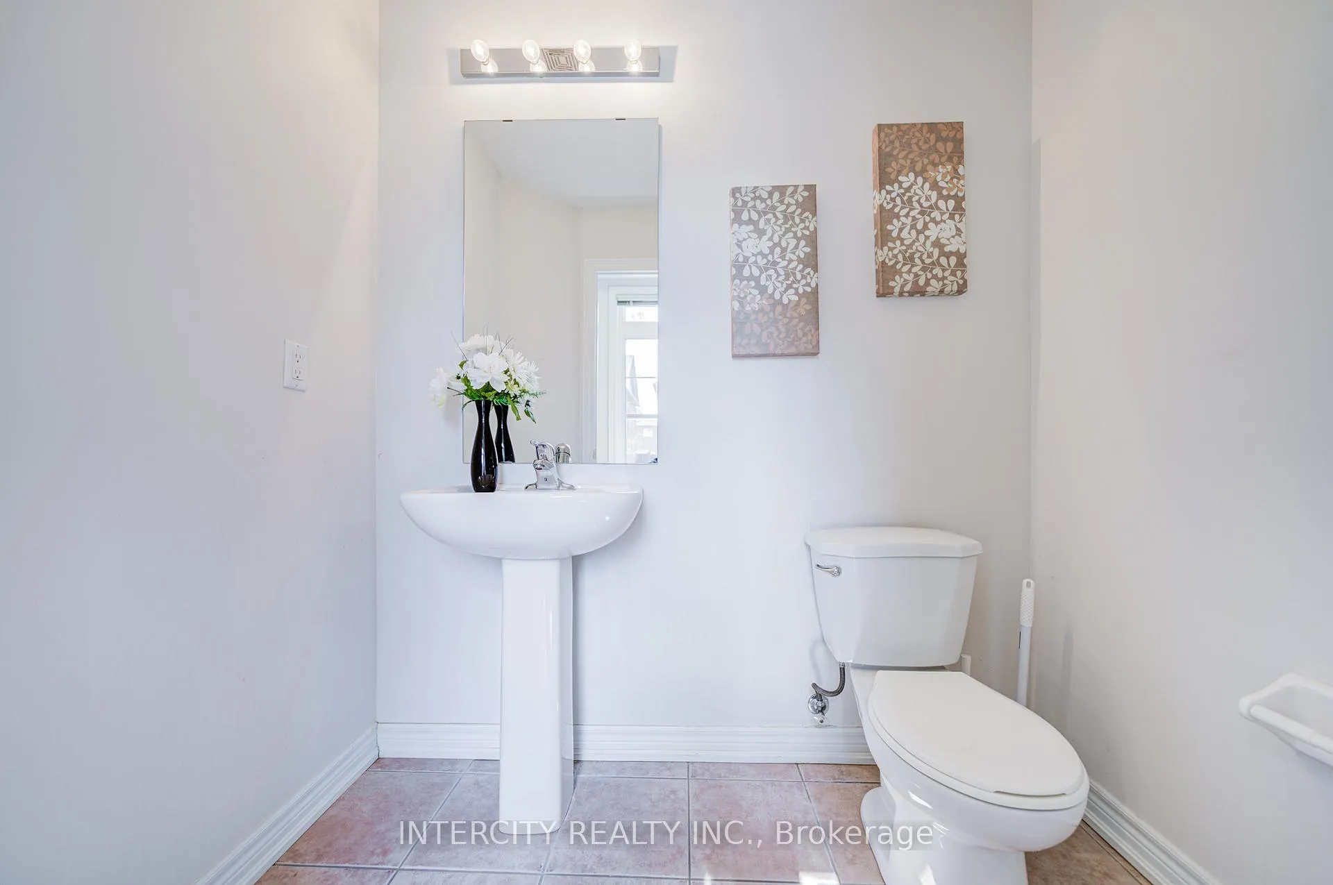 Photo 8 of 32 Ivory Silk Drive, Markham, Cathedraltown — HOMEH