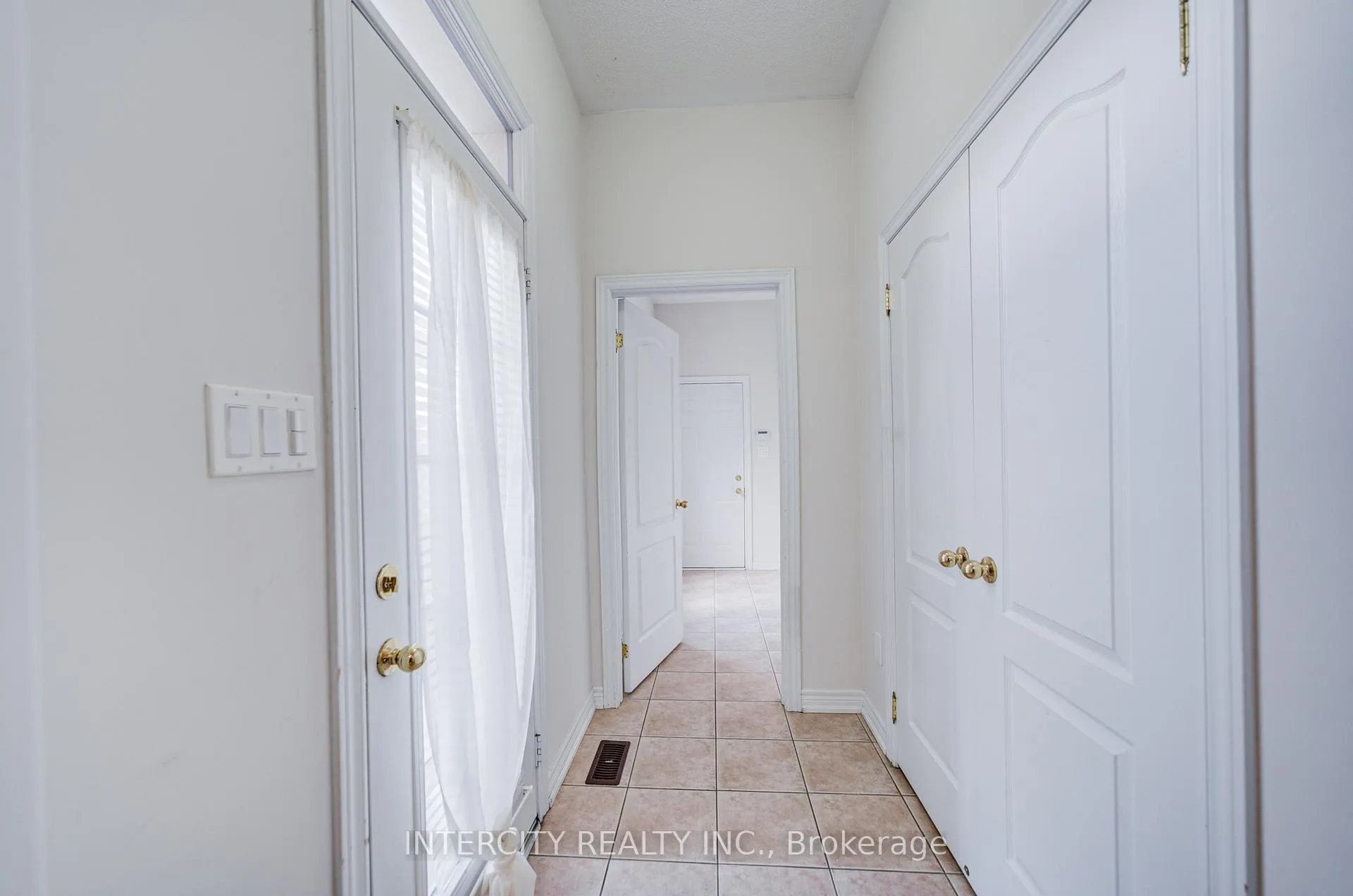 Photo 27 of 32 Ivory Silk Drive, Markham, Cathedraltown — HOMEH