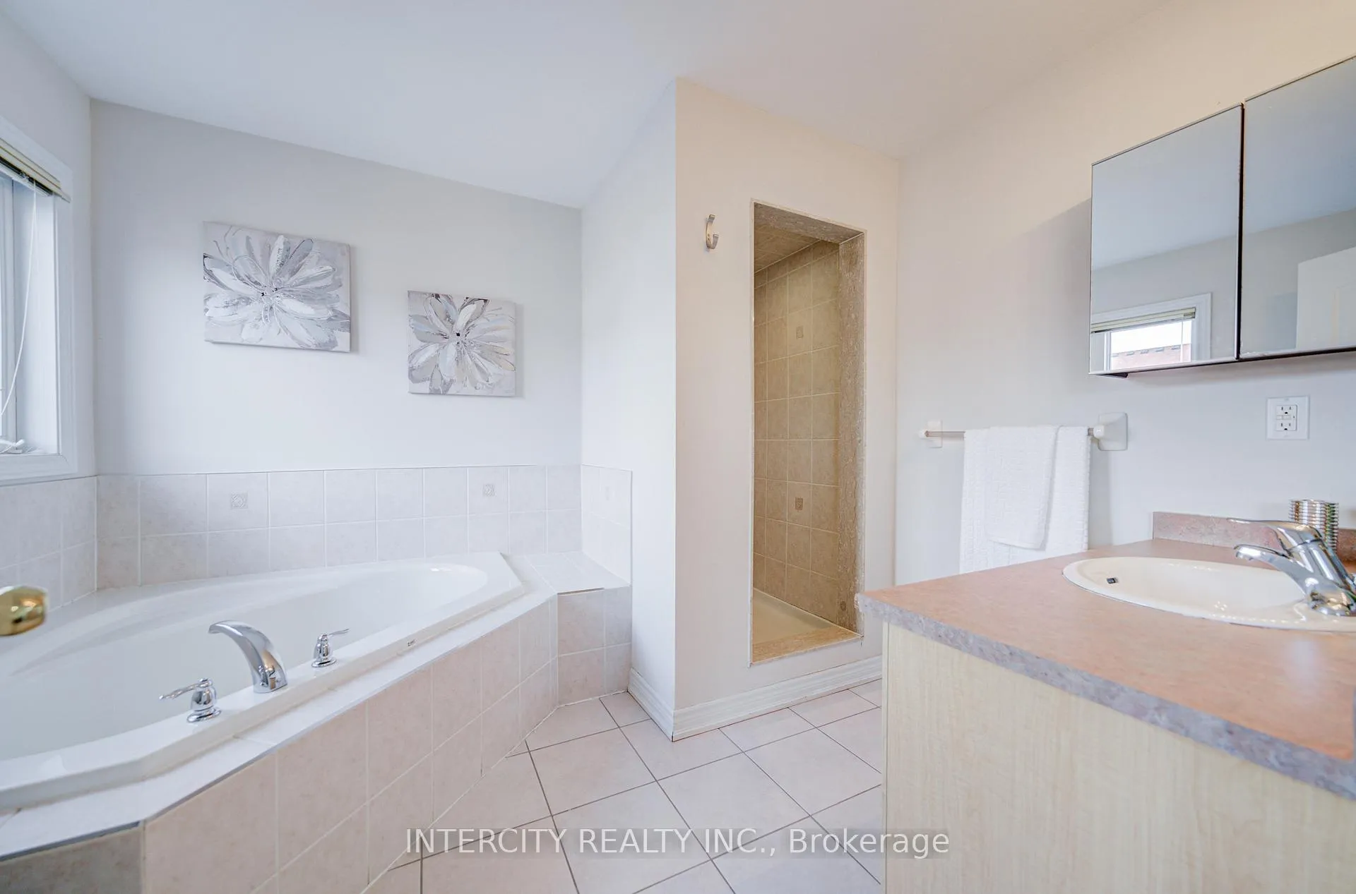 Photo 36 of 32 Ivory Silk Drive, Markham, Cathedraltown — HOMEH
