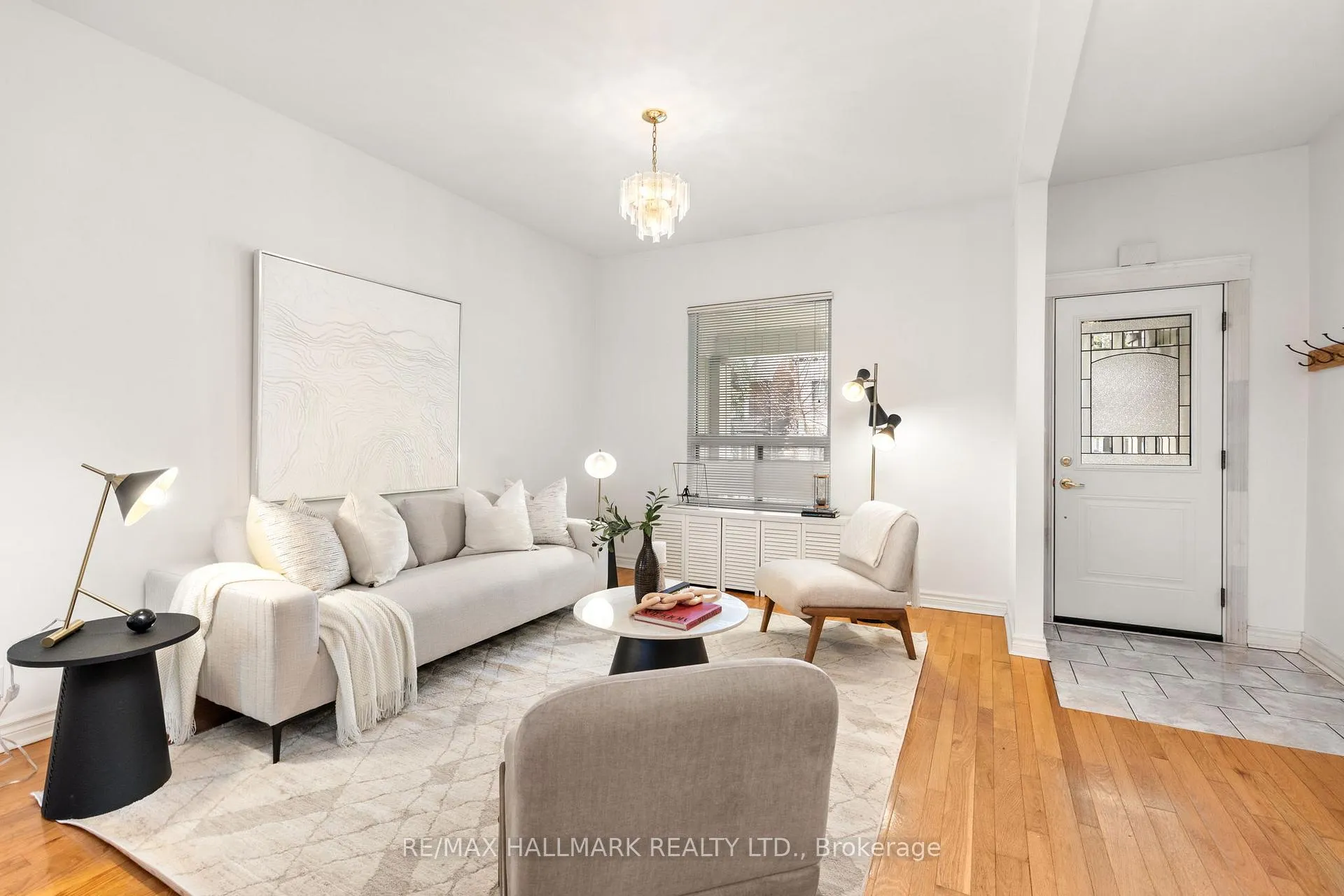 Photo 3 of 136 Hogarth Avenue, Toronto, North Riverdale — HOMEH