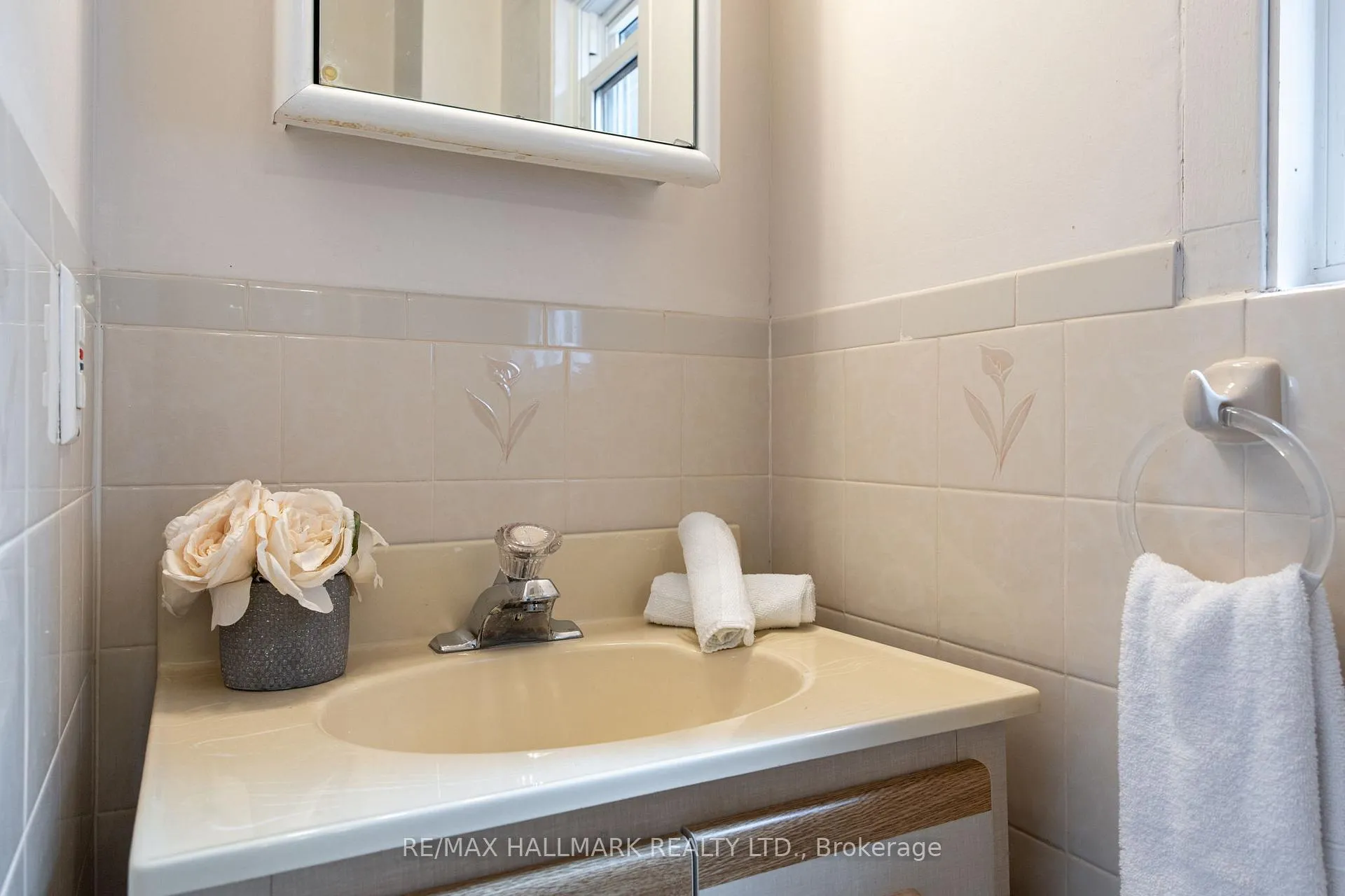 Photo 19 of 136 Hogarth Avenue, Toronto, North Riverdale — HOMEH