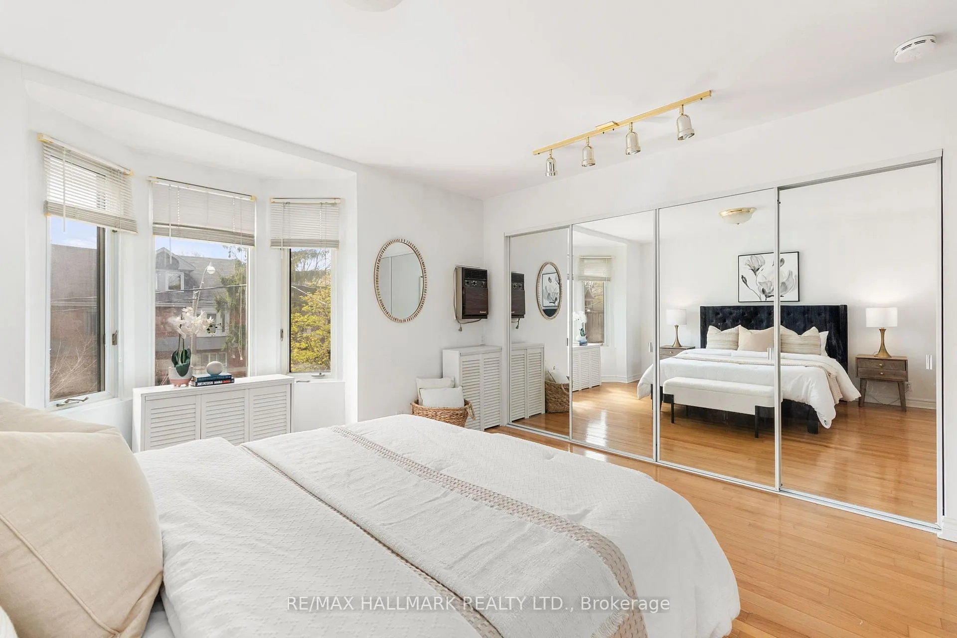 Photo 25 of 136 Hogarth Avenue, Toronto, North Riverdale — HOMEH