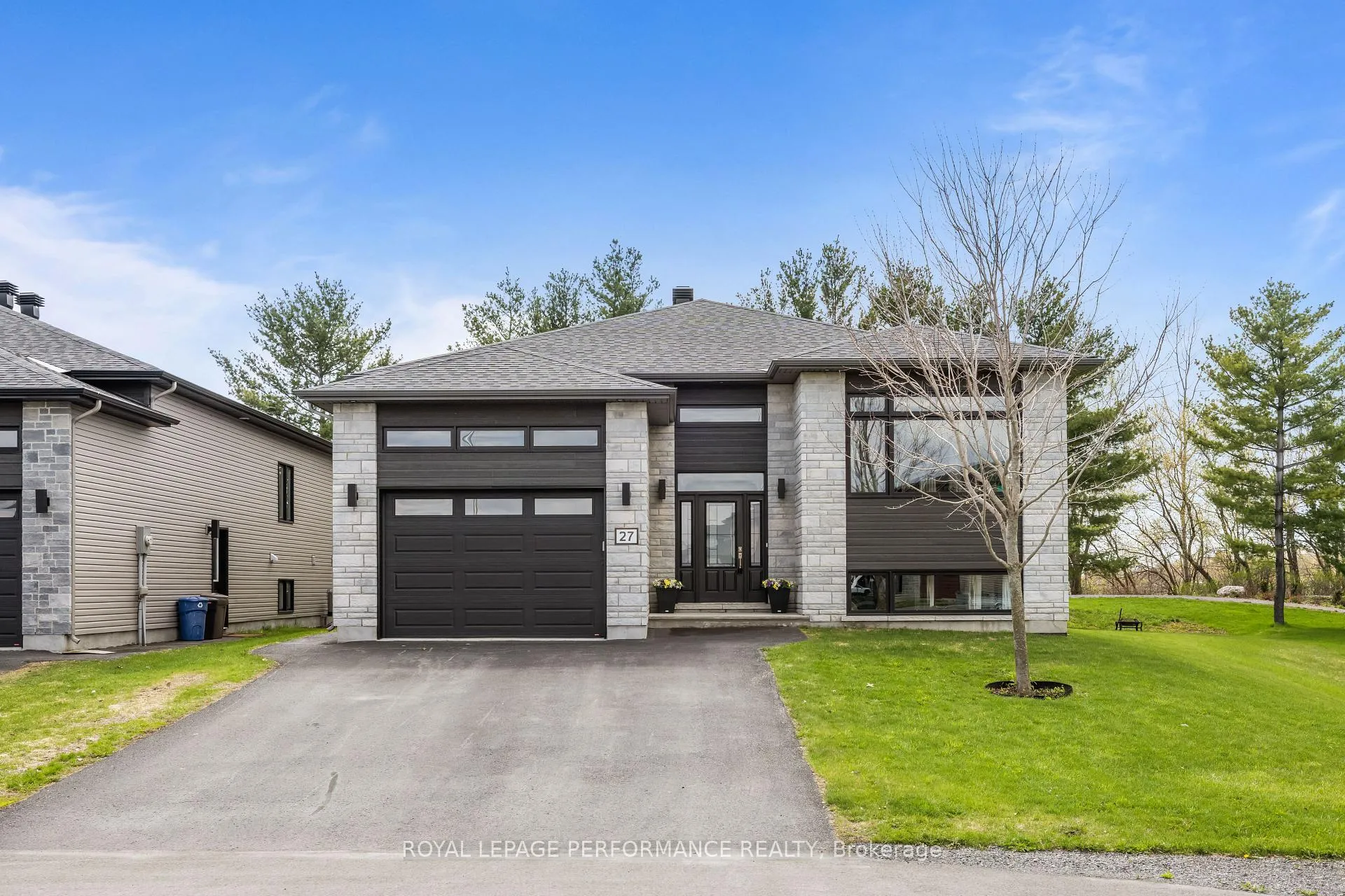 Photo 1 of 27 Richer Street, North Stormont, North Stormont (Finch) Twp — HOMEH