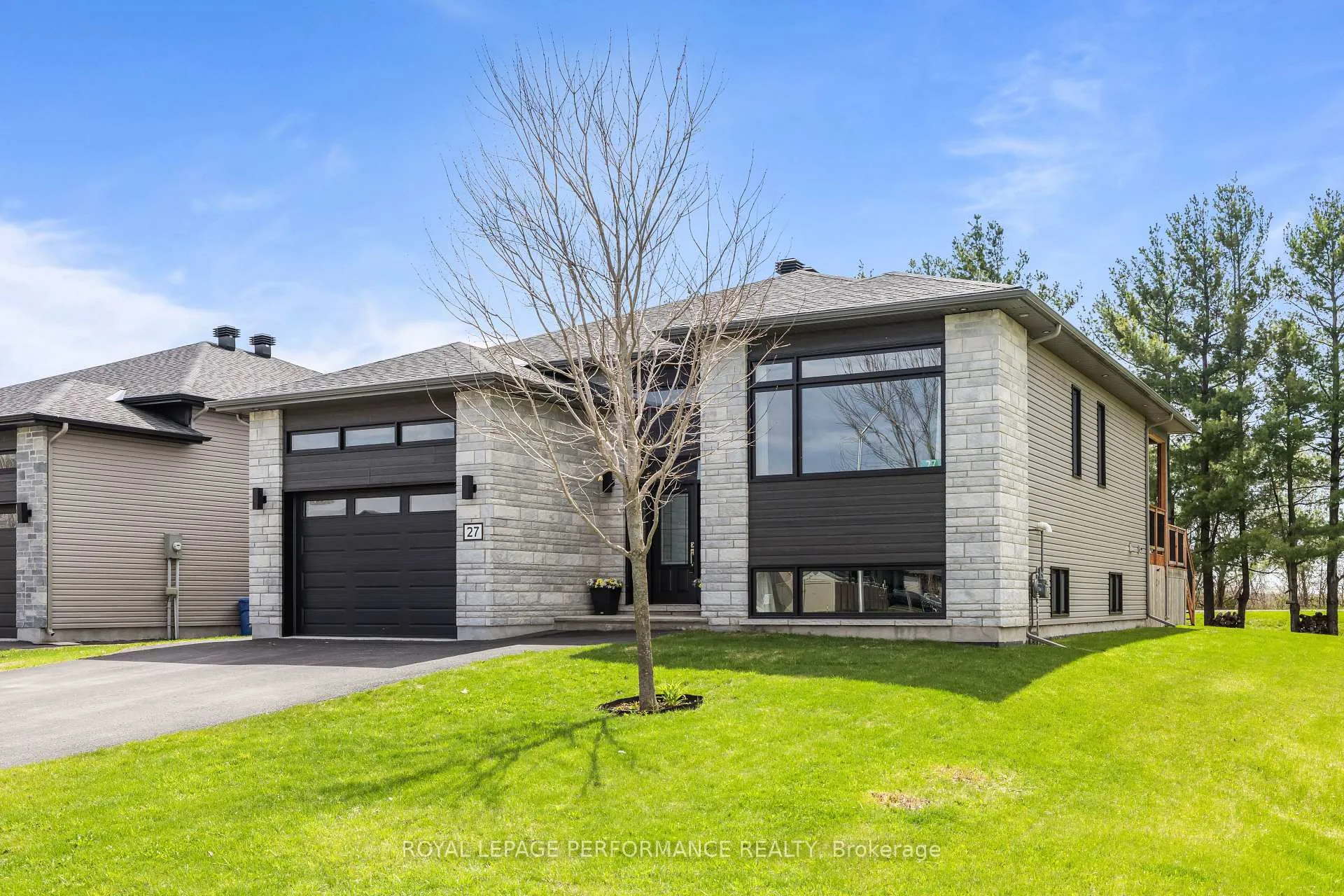 Photo 2 of 27 Richer Street, North Stormont, North Stormont (Finch) Twp — HOMEH