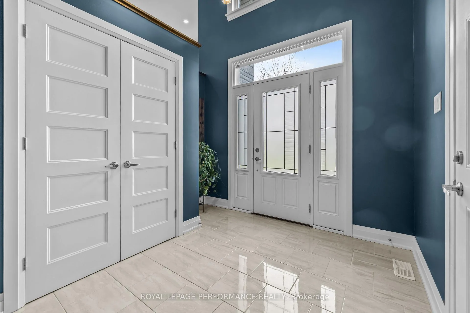 Photo 3 of 27 Richer Street, North Stormont, North Stormont (Finch) Twp — HOMEH