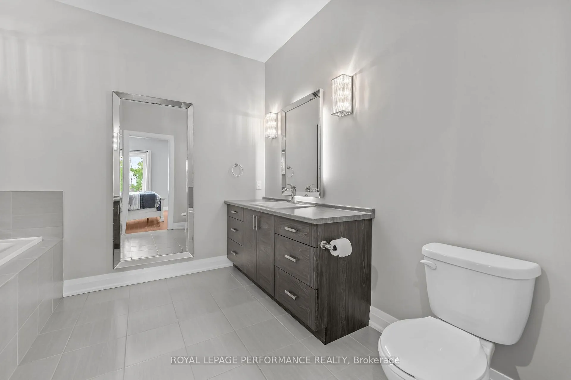 Photo 18 of 27 Richer Street, North Stormont, North Stormont (Finch) Twp — HOMEH