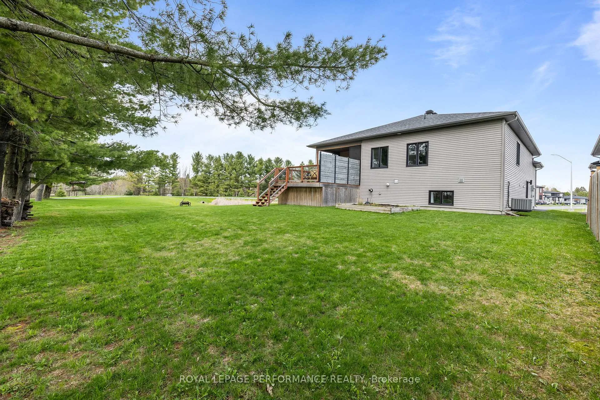 Photo 30 of 27 Richer Street, North Stormont, North Stormont (Finch) Twp — HOMEH