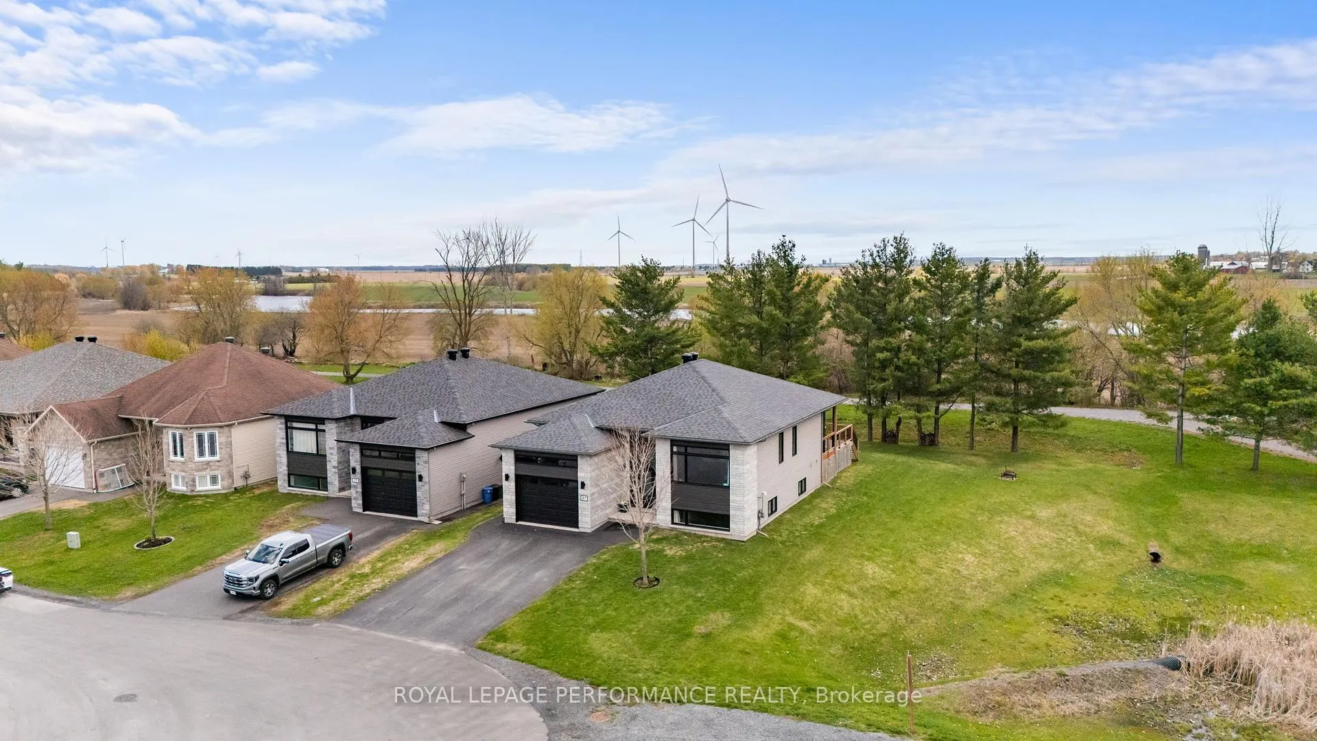 Photo 32 of 27 Richer Street, North Stormont, North Stormont (Finch) Twp — HOMEH