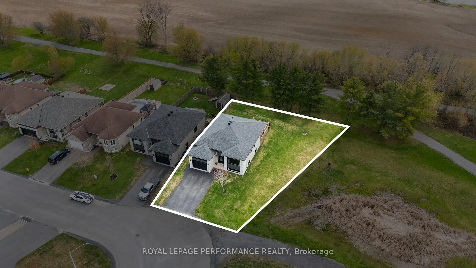 Photo 35 of 27 Richer Street, North Stormont, North Stormont (Finch) Twp — HOMEH