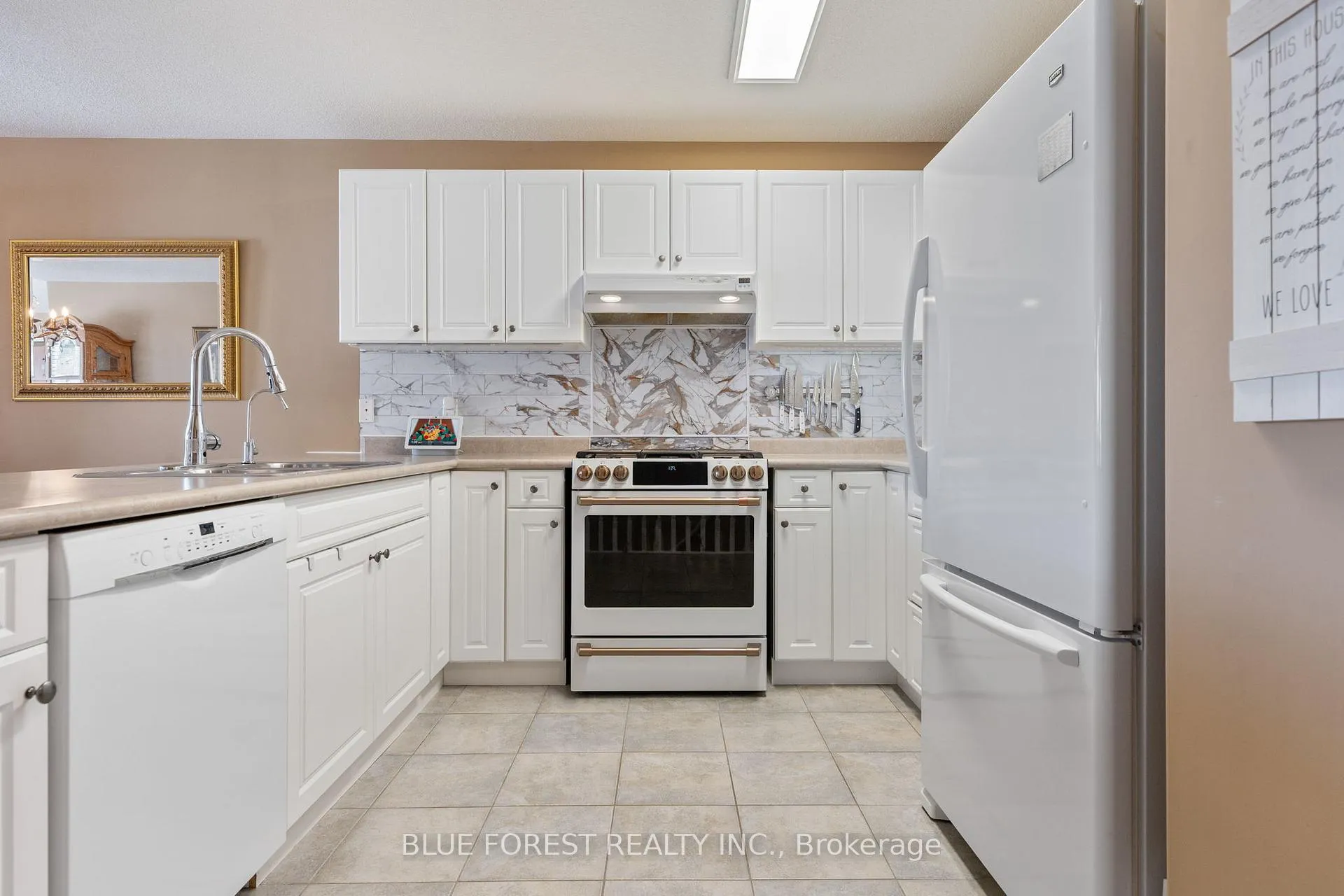 Photo 6 of 37 Upper Canada Drive, Norfolk, Port Rowan — HOMEH