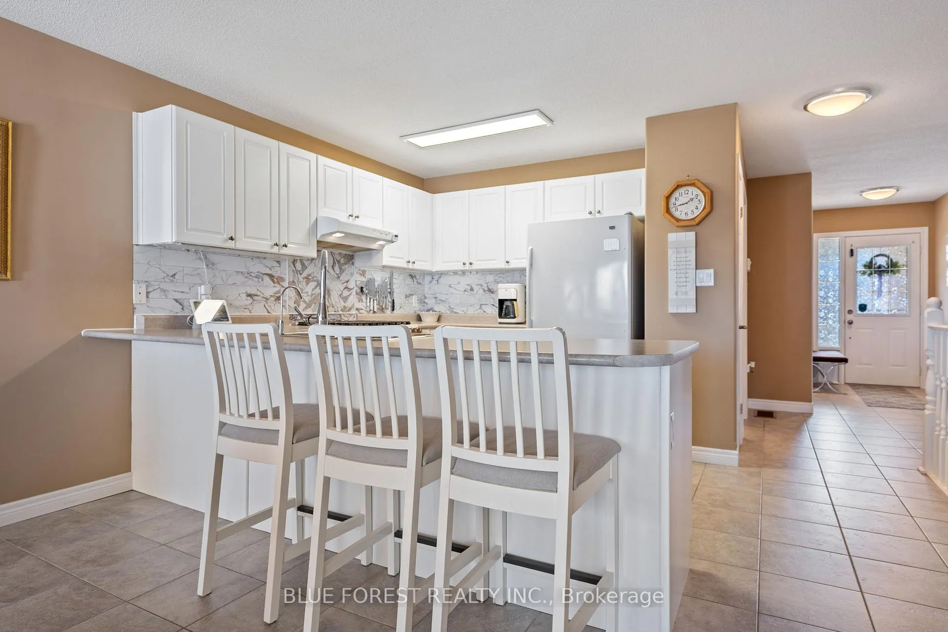 Photo 7 of 37 Upper Canada Drive, Norfolk, Port Rowan — HOMEH