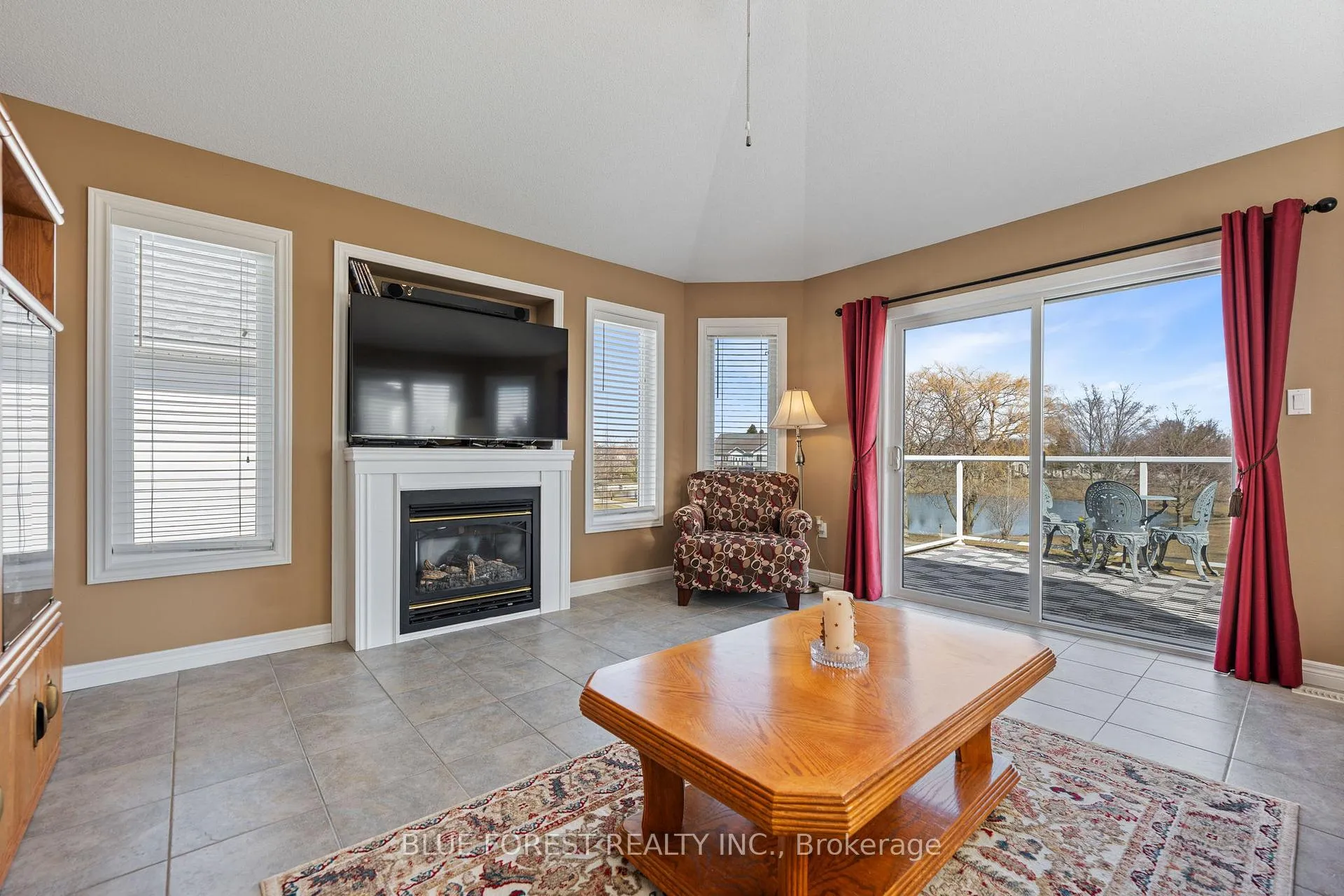Photo 11 of 37 Upper Canada Drive, Norfolk, Port Rowan — HOMEH