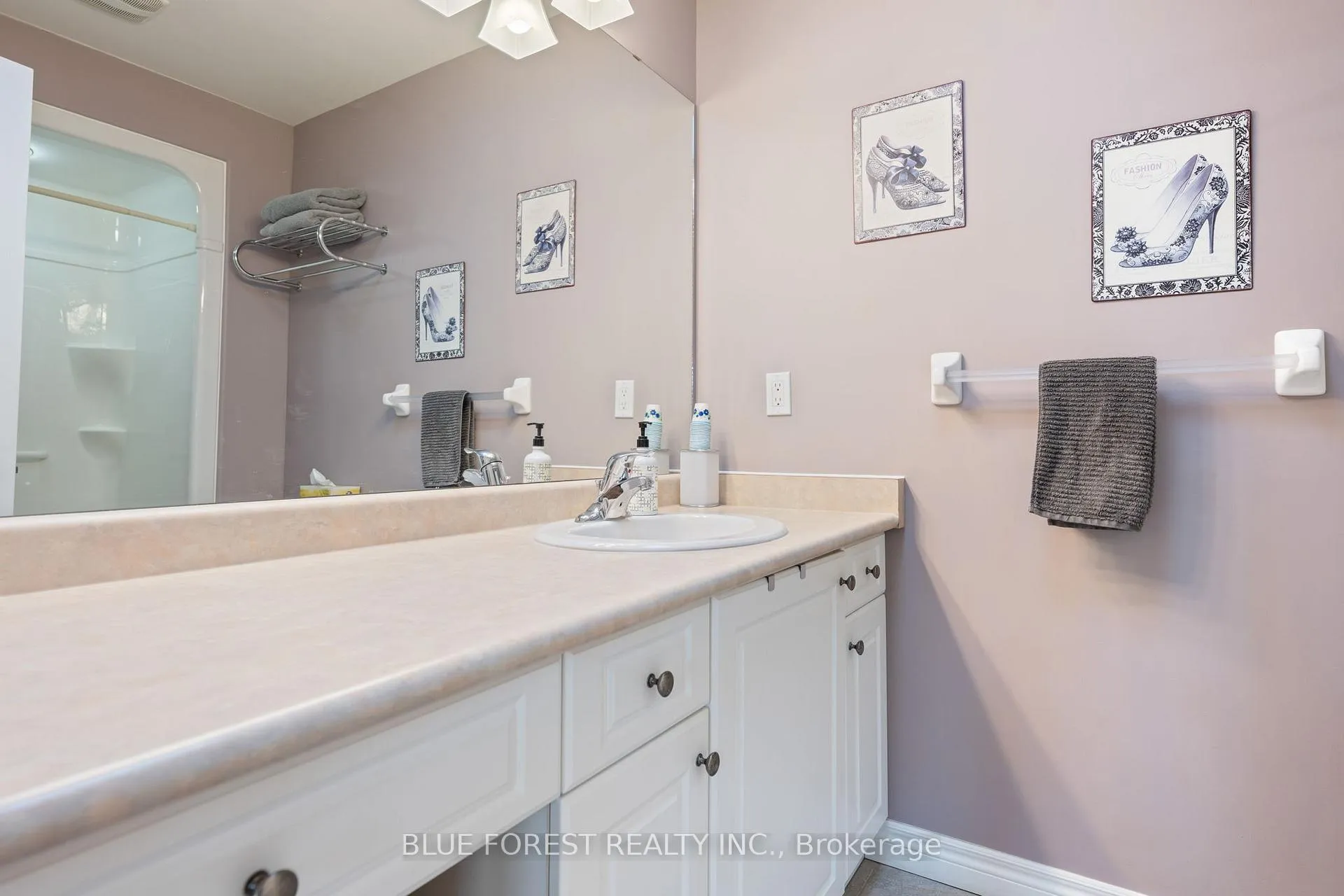 Photo 15 of 37 Upper Canada Drive, Norfolk, Port Rowan — HOMEH