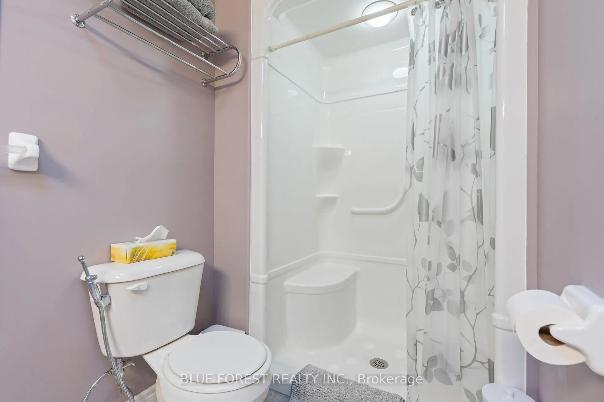 Photo 19 of 37 Upper Canada Drive, Norfolk, Port Rowan — HOMEH