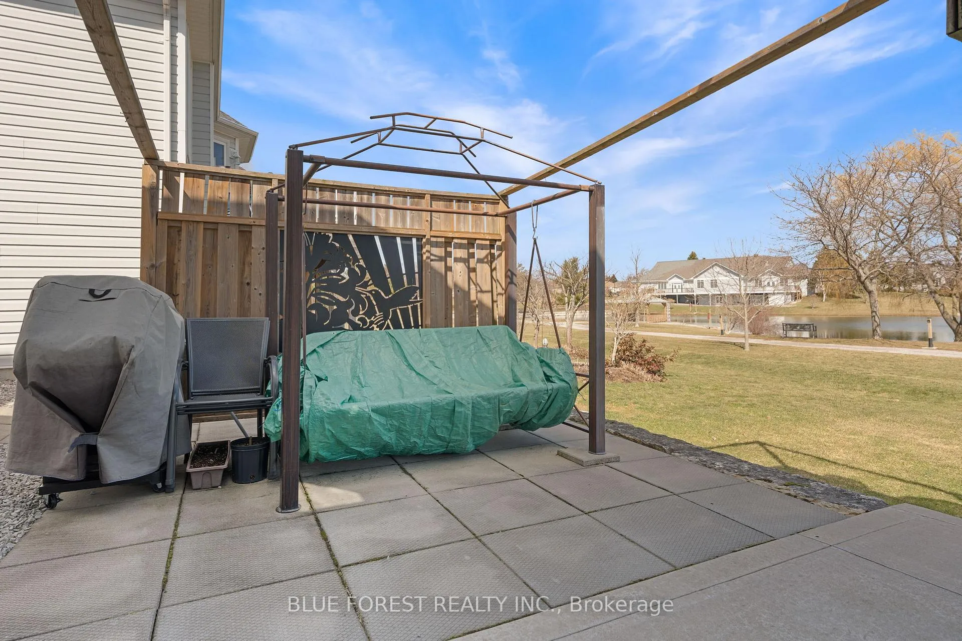 Photo 27 of 37 Upper Canada Drive, Norfolk, Port Rowan — HOMEH