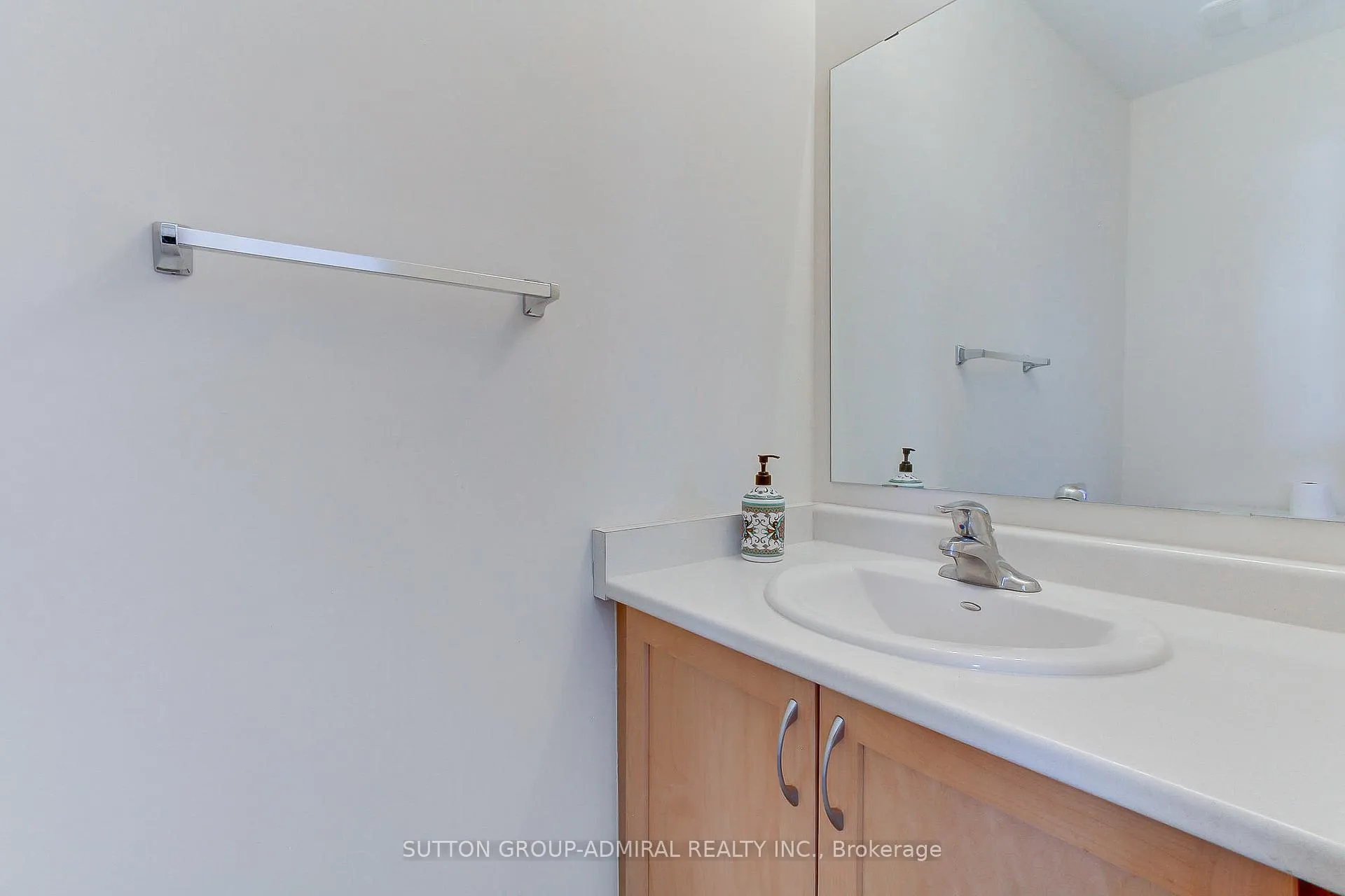 Photo 15 of 797 Green Street, Innisfil, Lefroy — HOMEH