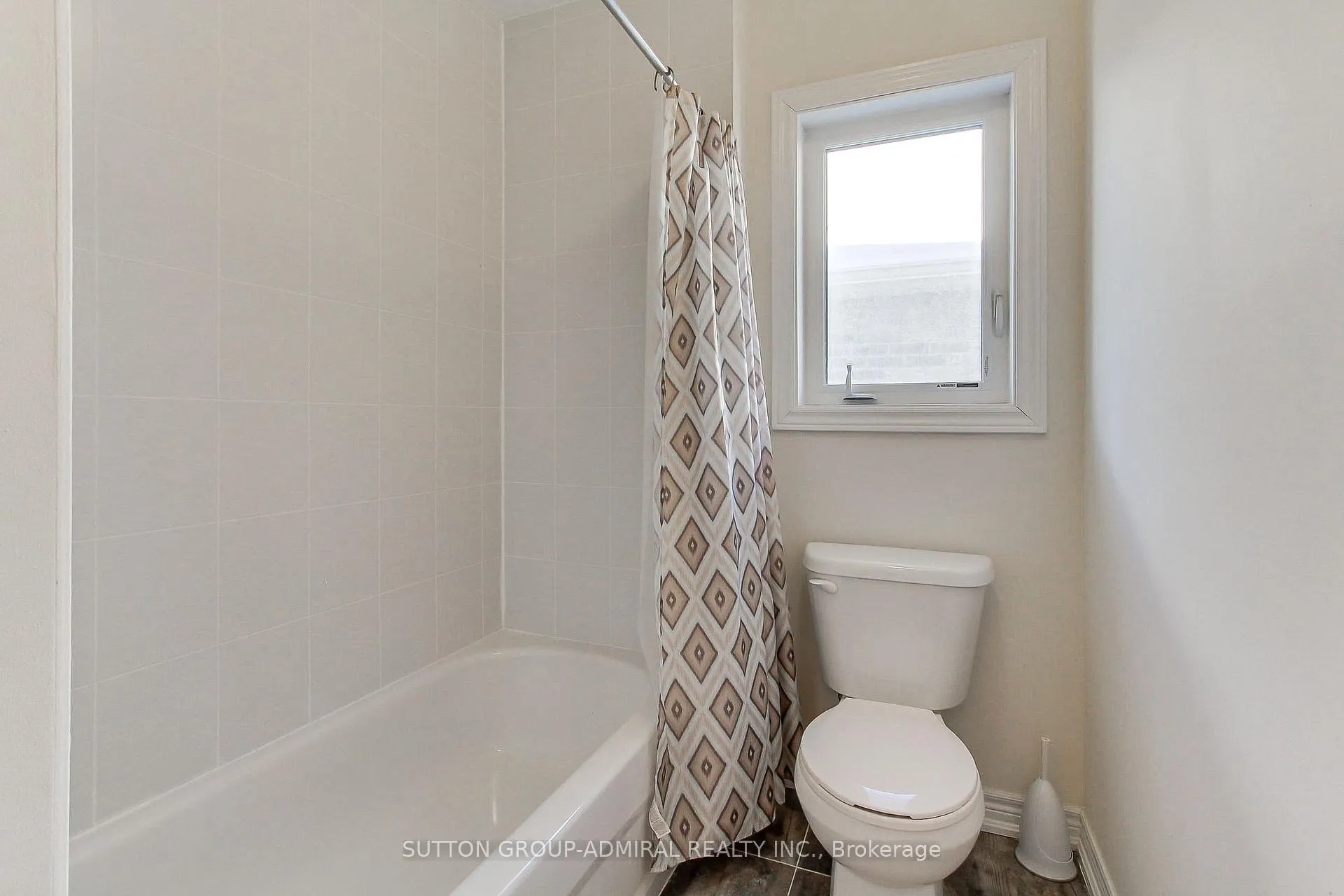 Photo 27 of 797 Green Street, Innisfil, Lefroy — HOMEH