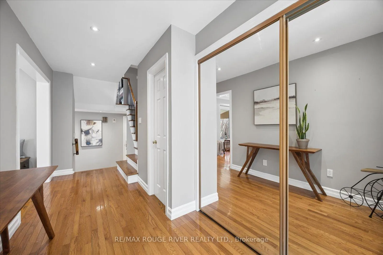 Photo 3 of 1014 Redbird Crescent, Pickering, Liverpool — HOMEH