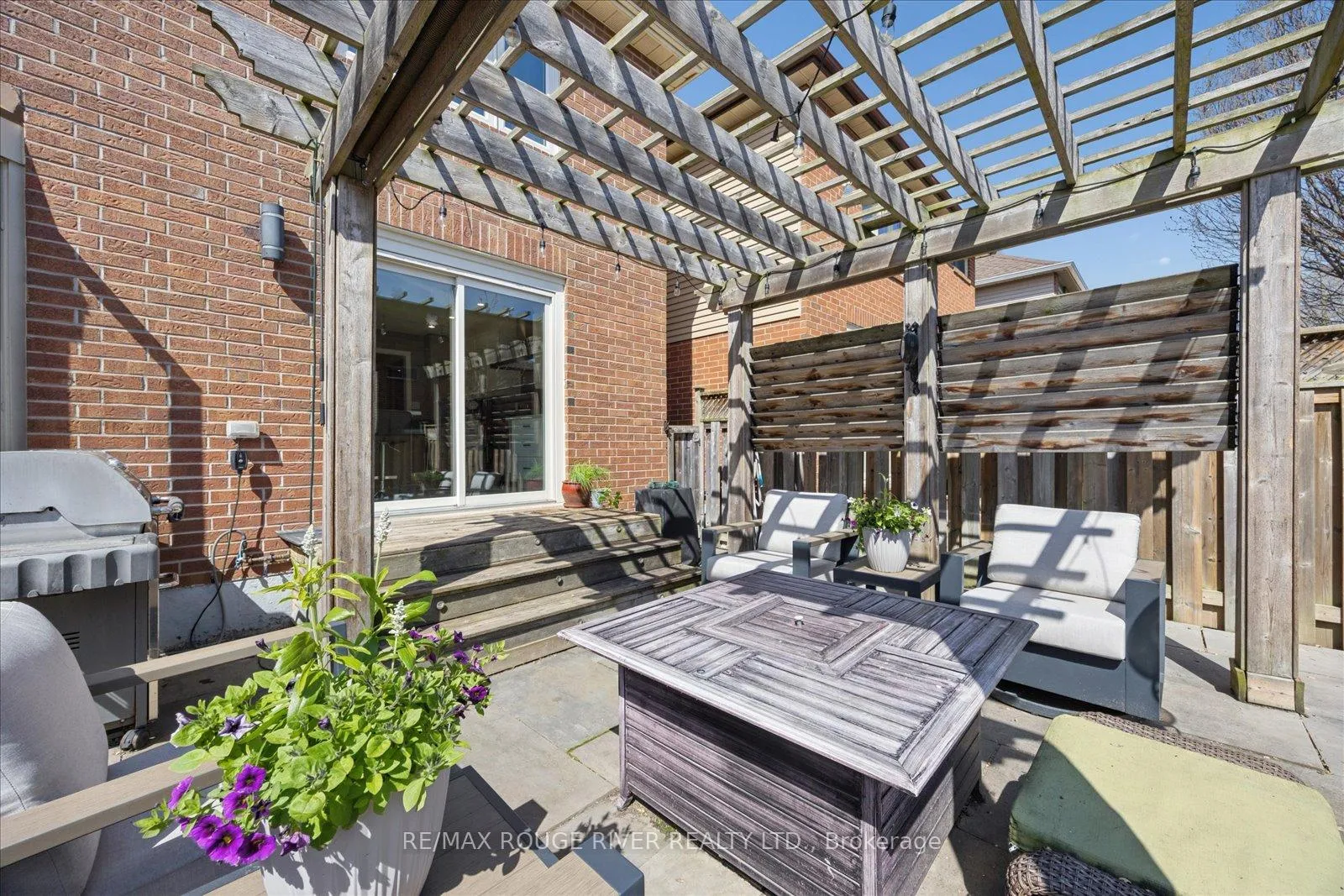 Photo 39 of 1014 Redbird Crescent, Pickering, Liverpool — HOMEH