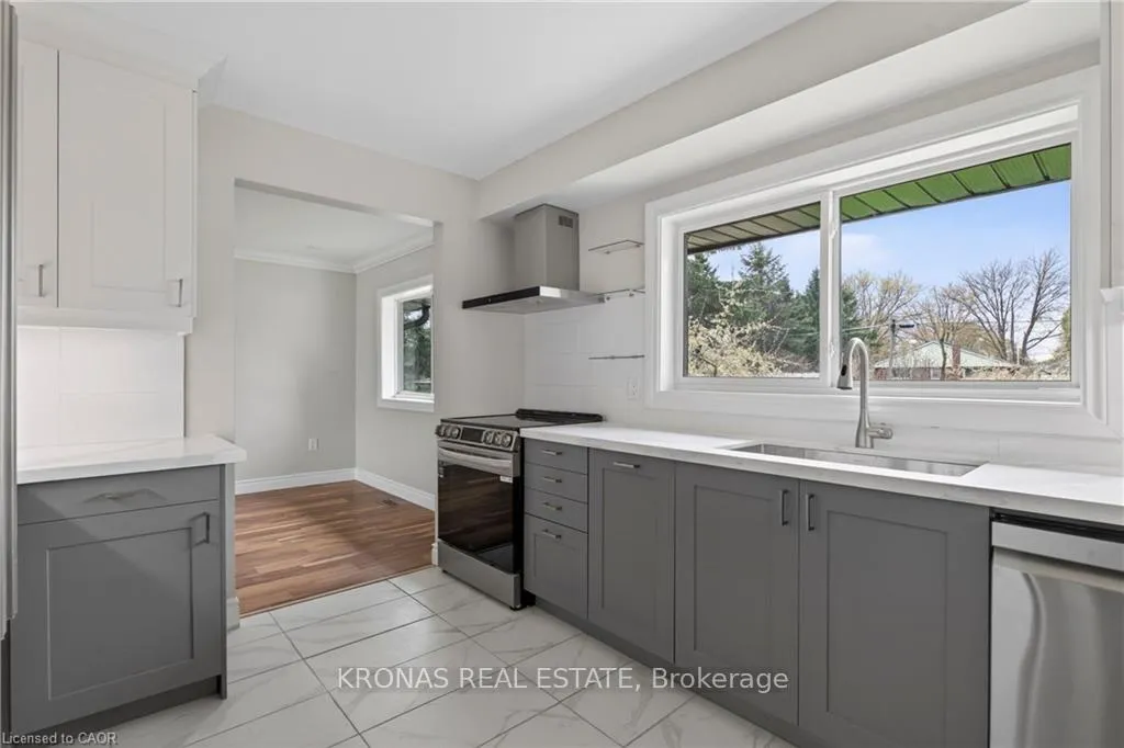 Photo 9 of 588 Mountain Brow Boulevard, Hamilton, Huntington — HOMEH