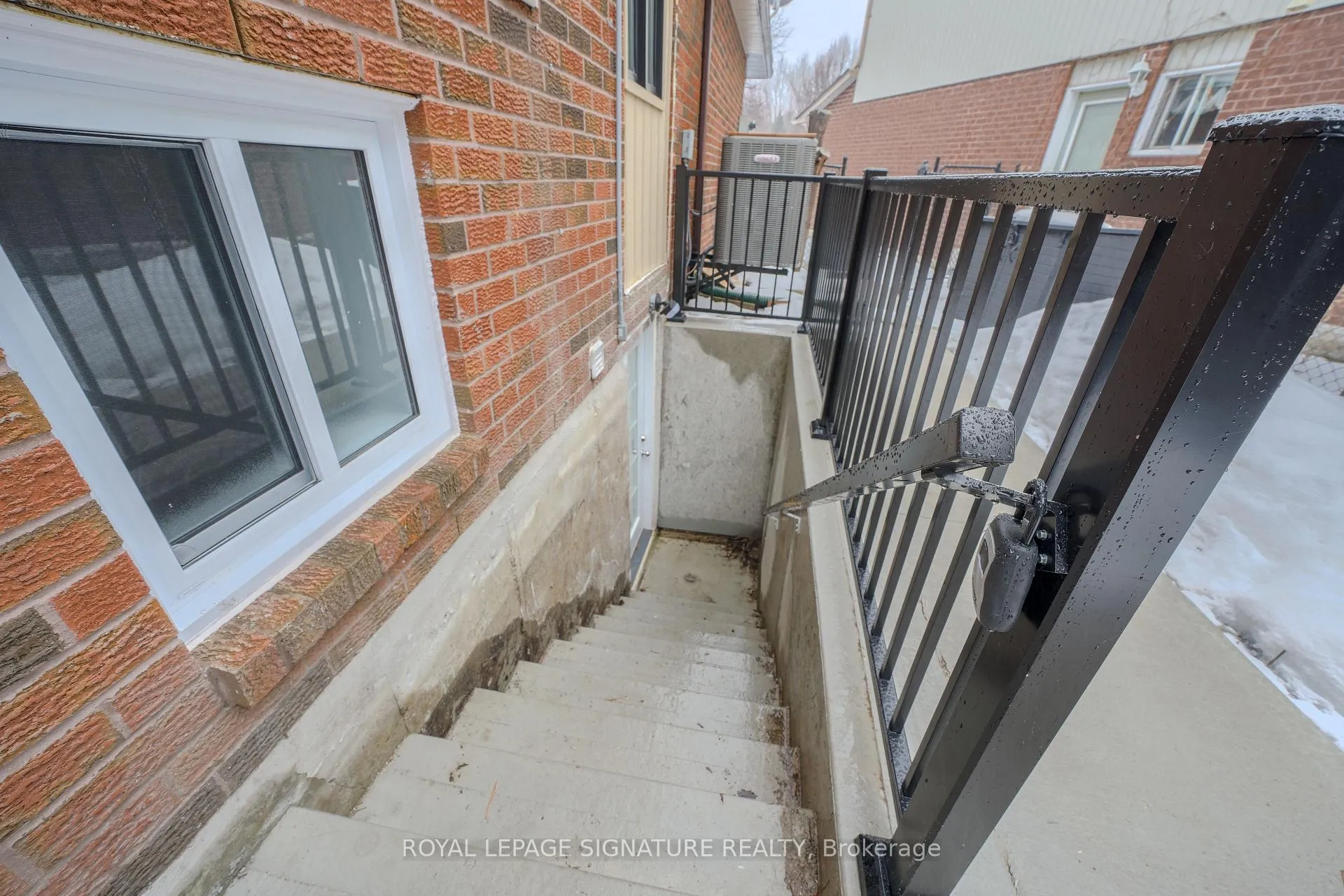 Photo 2 of Unit (Lower), 2111 Lynn Heights Drive, Pickering, Liverpool — HOMEH
