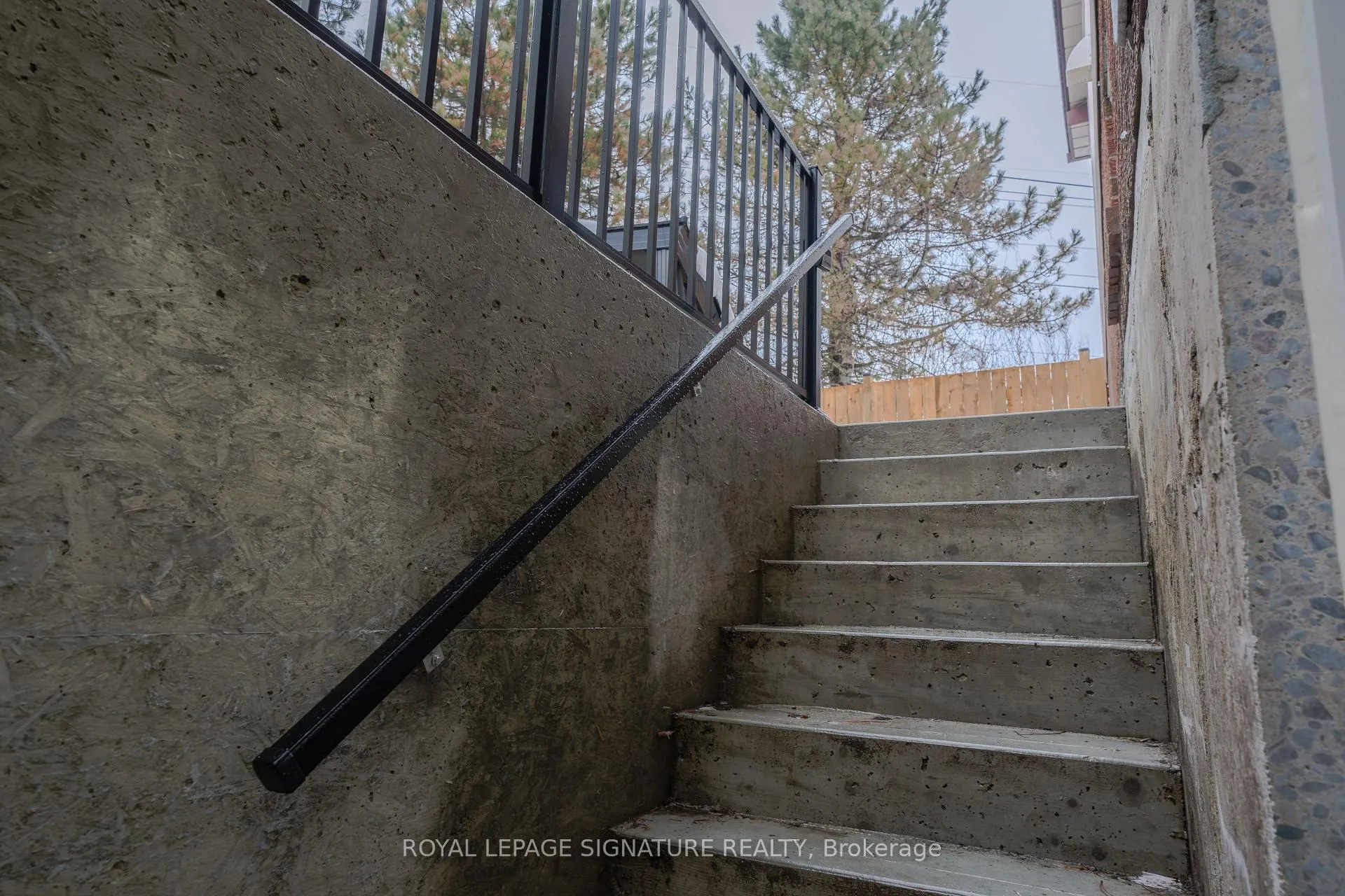 Photo 3 of Unit (Lower), 2111 Lynn Heights Drive, Pickering, Liverpool — HOMEH