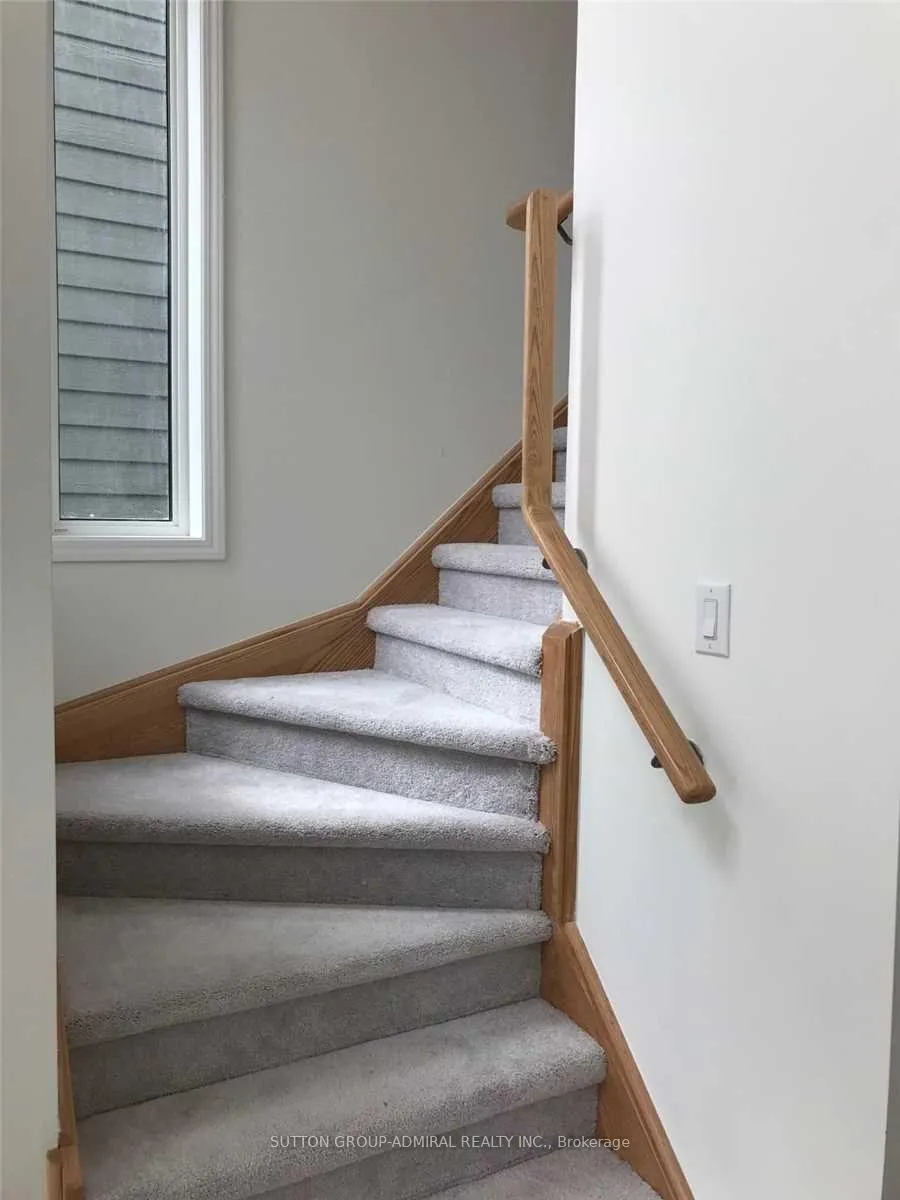 Photo 2 of 21 Hills Thistle Drive, Wasaga Beach — HOMEH