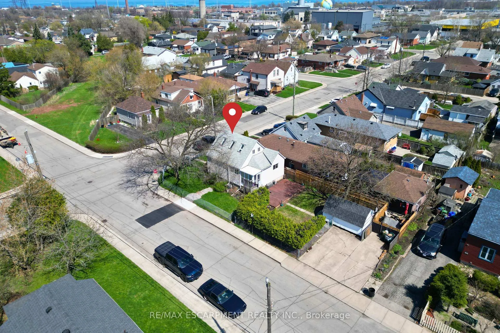 Photo 4 of 180 Mead Avenue, Hamilton, Parkview — HOMEH