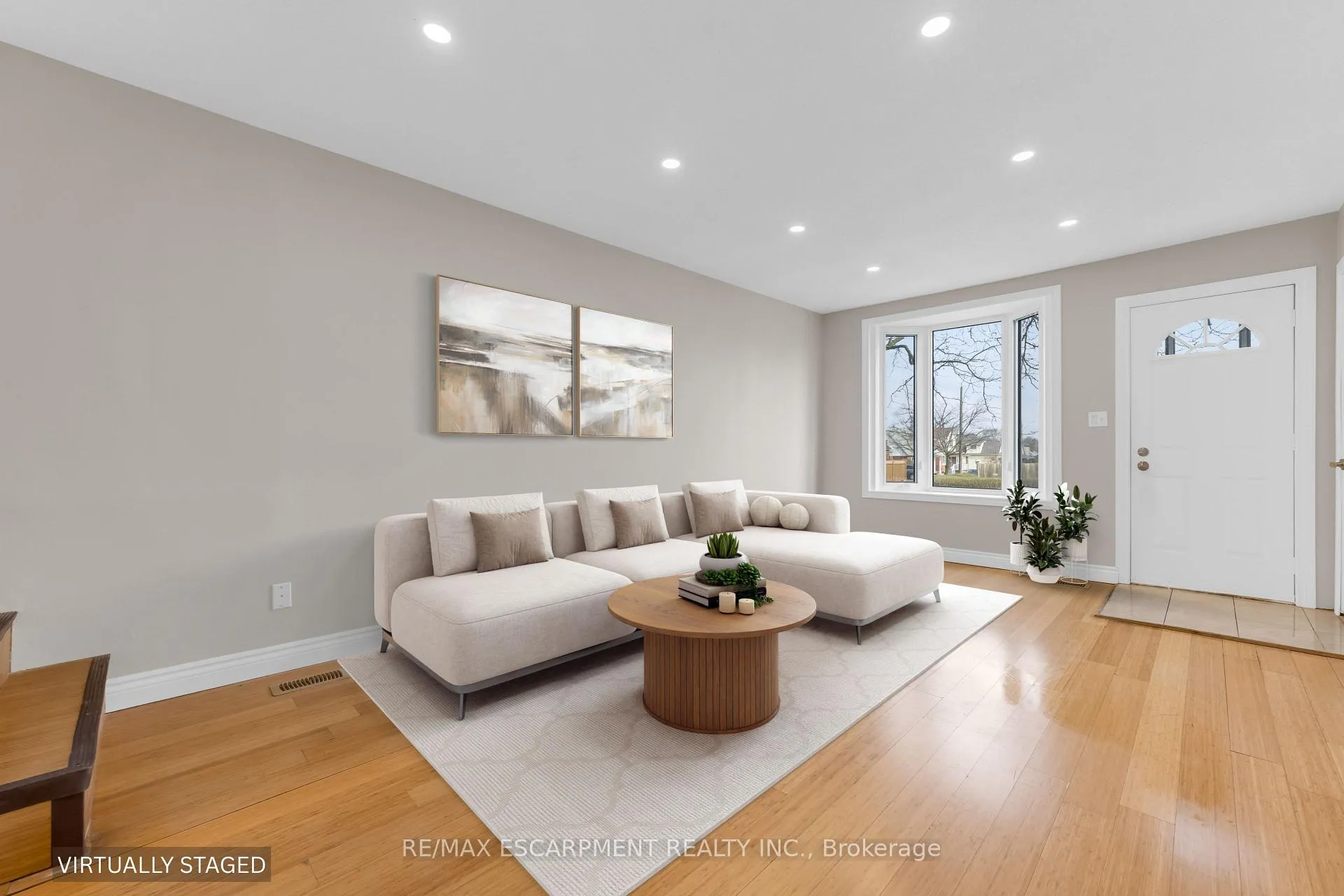 Photo 5 of 180 Mead Avenue, Hamilton, Parkview — HOMEH