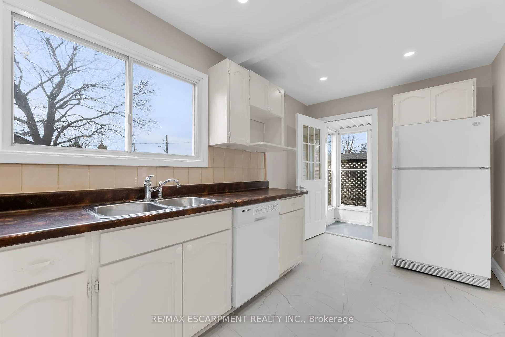 Photo 12 of 180 Mead Avenue, Hamilton, Parkview — HOMEH
