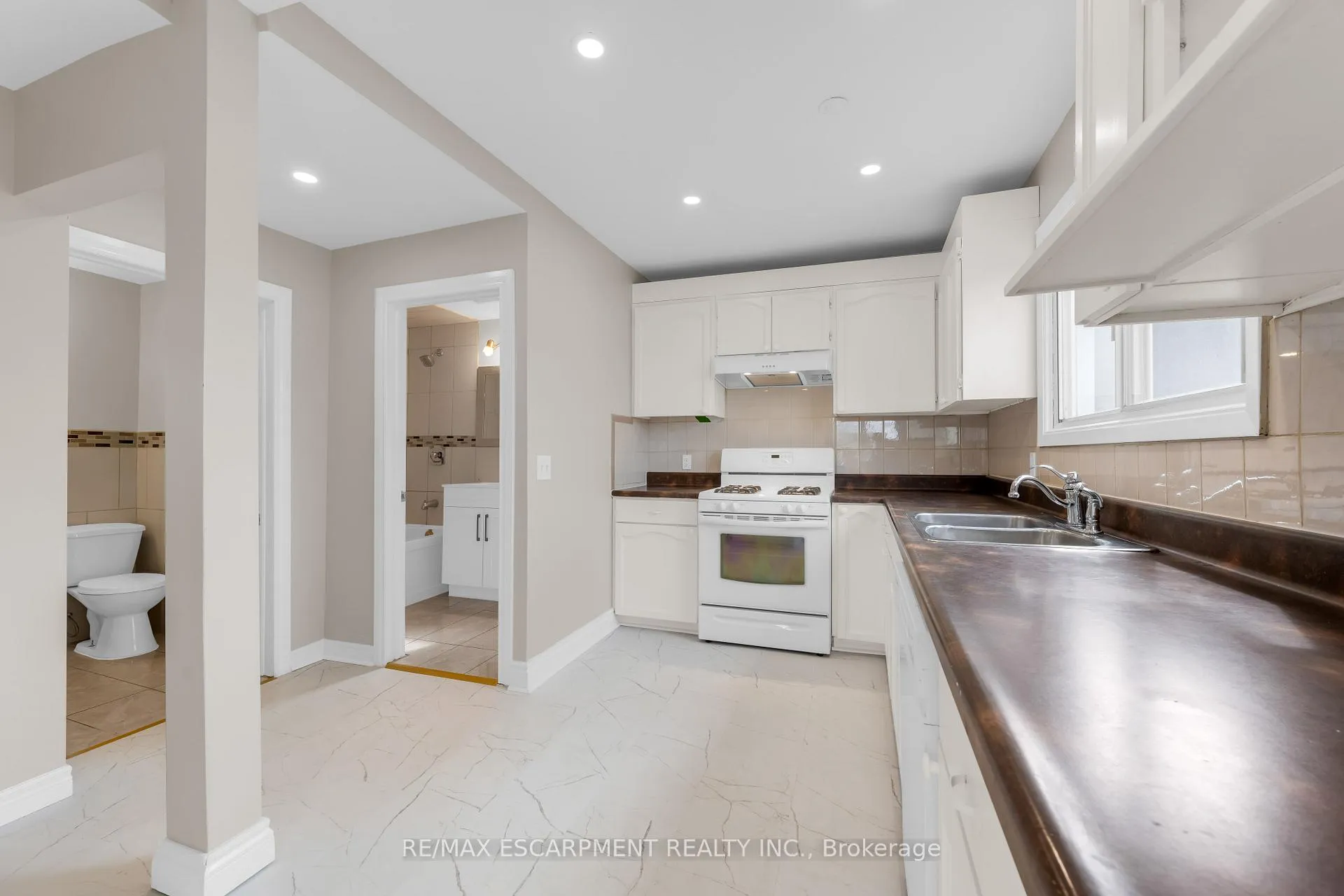 Photo 13 of 180 Mead Avenue, Hamilton, Parkview — HOMEH