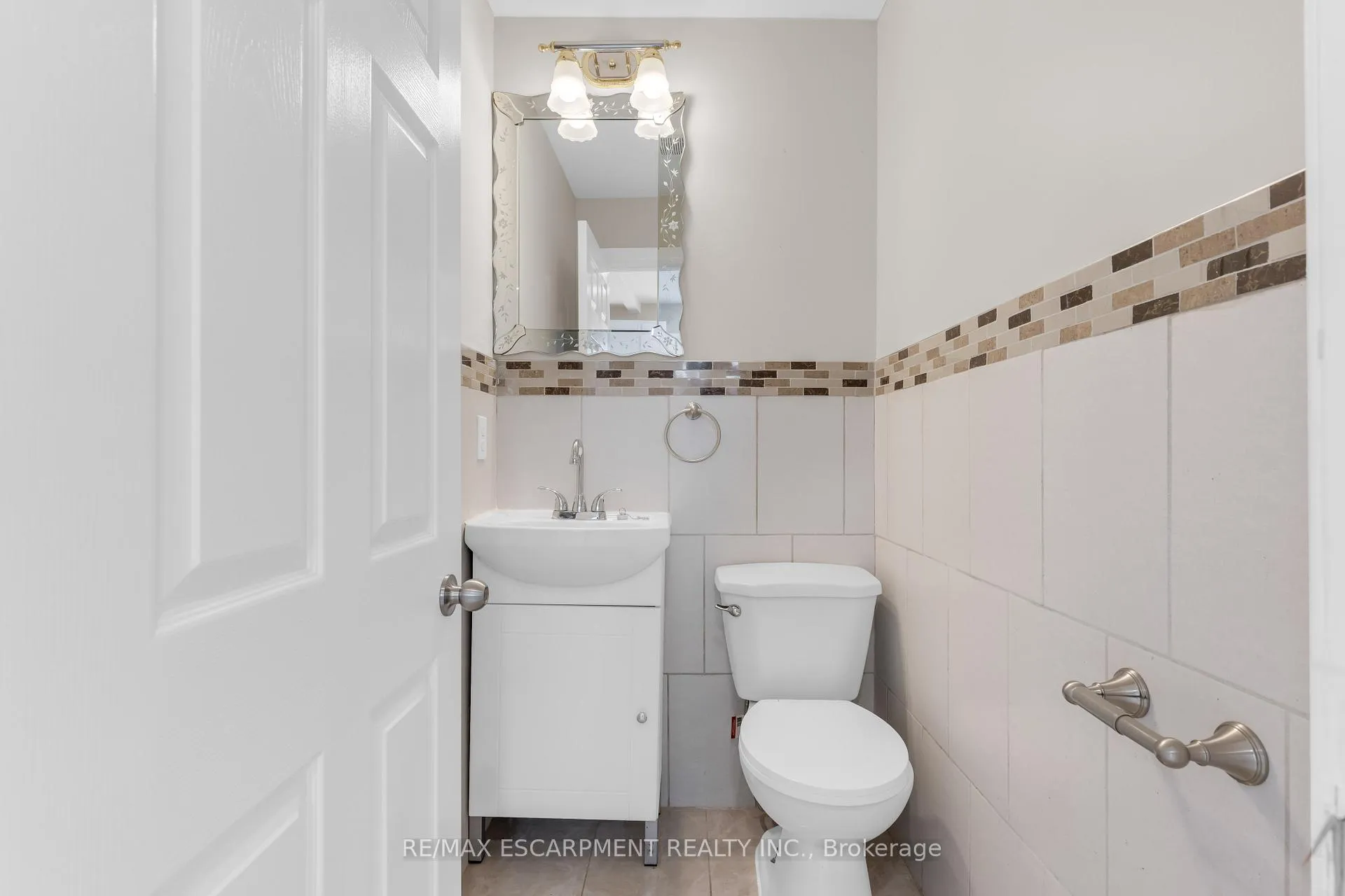 Photo 15 of 180 Mead Avenue, Hamilton, Parkview — HOMEH