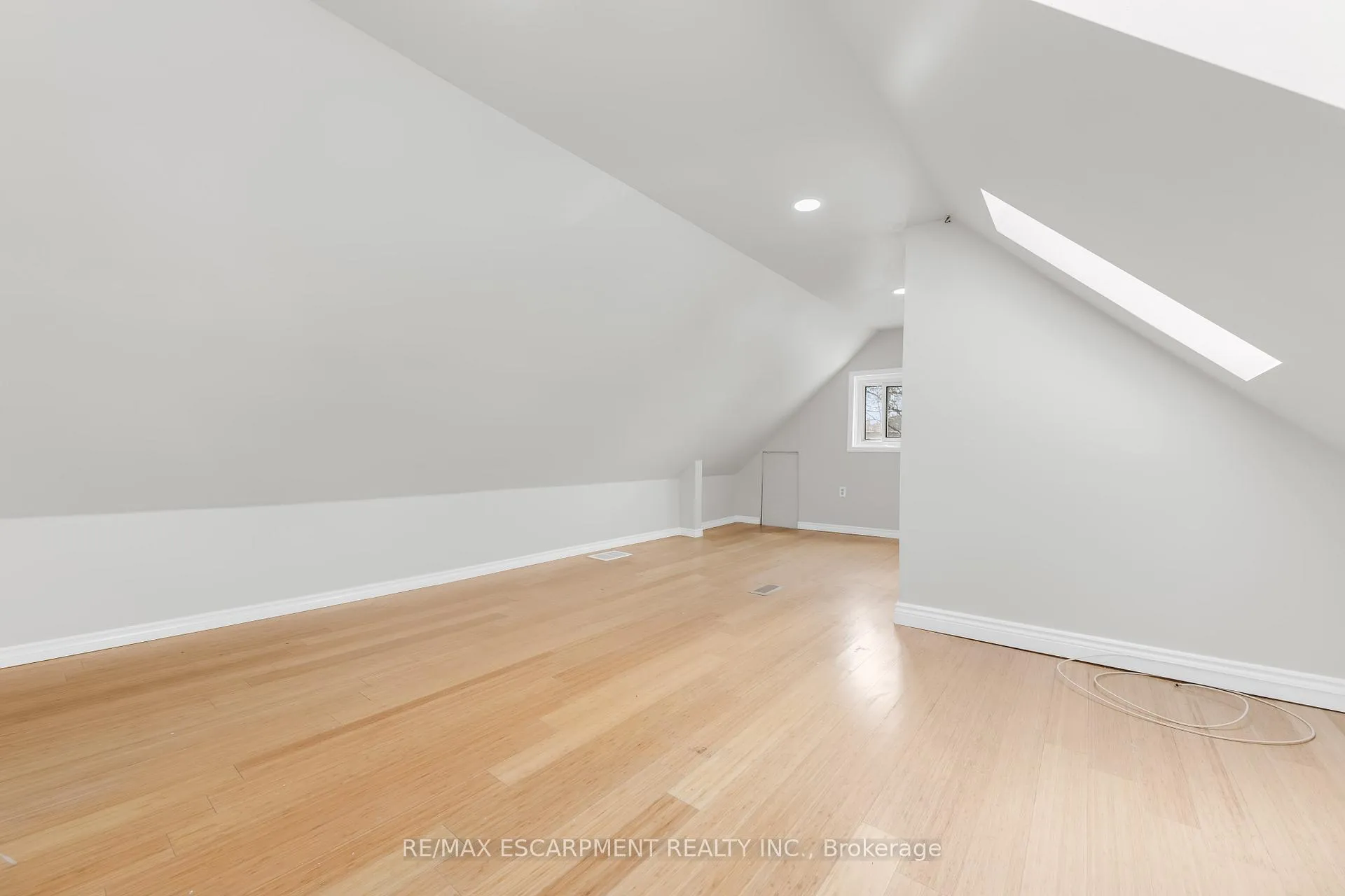 Photo 18 of 180 Mead Avenue, Hamilton, Parkview — HOMEH