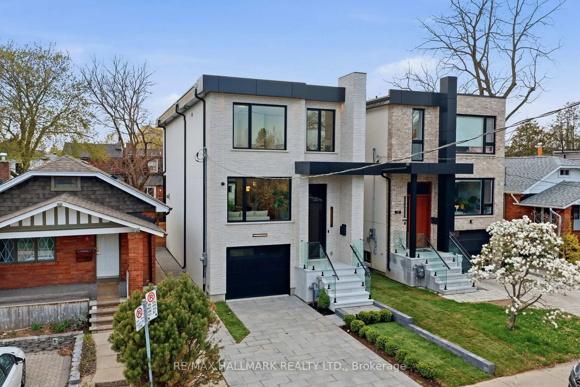 Photo 3 of 10 Leroy Avenue, Toronto, Danforth Village-East York — HOMEH