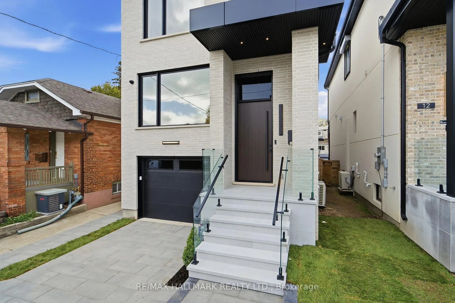 Photo 4 of 10 Leroy Avenue, Toronto, Danforth Village-East York — HOMEH