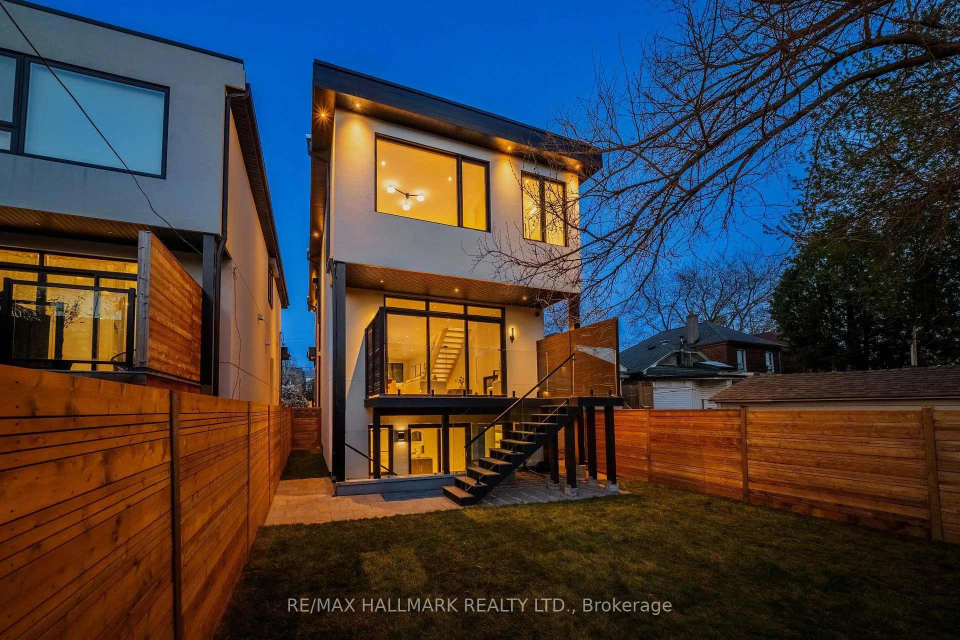 Photo 5 of 10 Leroy Avenue, Toronto, Danforth Village-East York — HOMEH