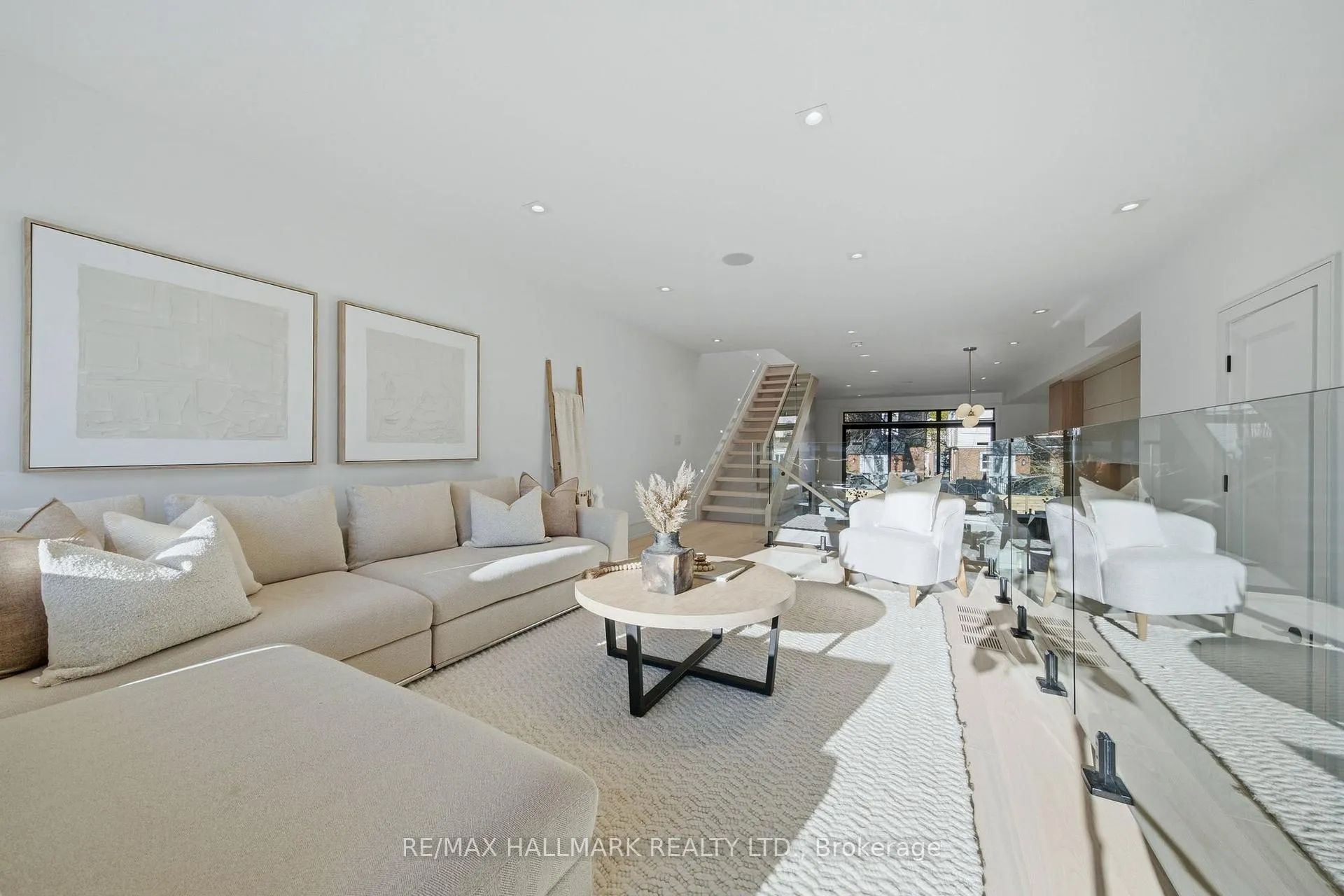 Photo 9 of 10 Leroy Avenue, Toronto, Danforth Village-East York — HOMEH