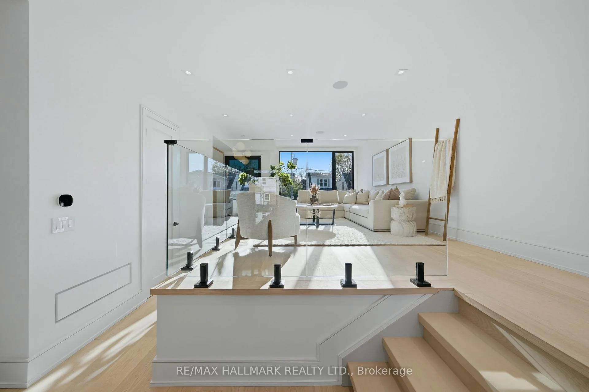 Photo 16 of 10 Leroy Avenue, Toronto, Danforth Village-East York — HOMEH