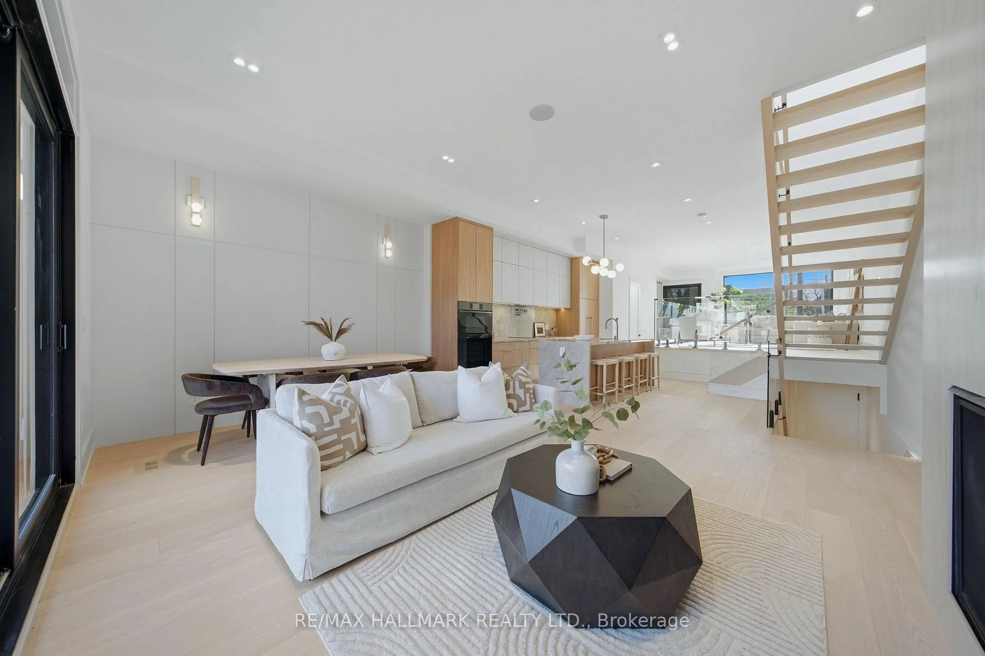 Photo 18 of 10 Leroy Avenue, Toronto, Danforth Village-East York — HOMEH