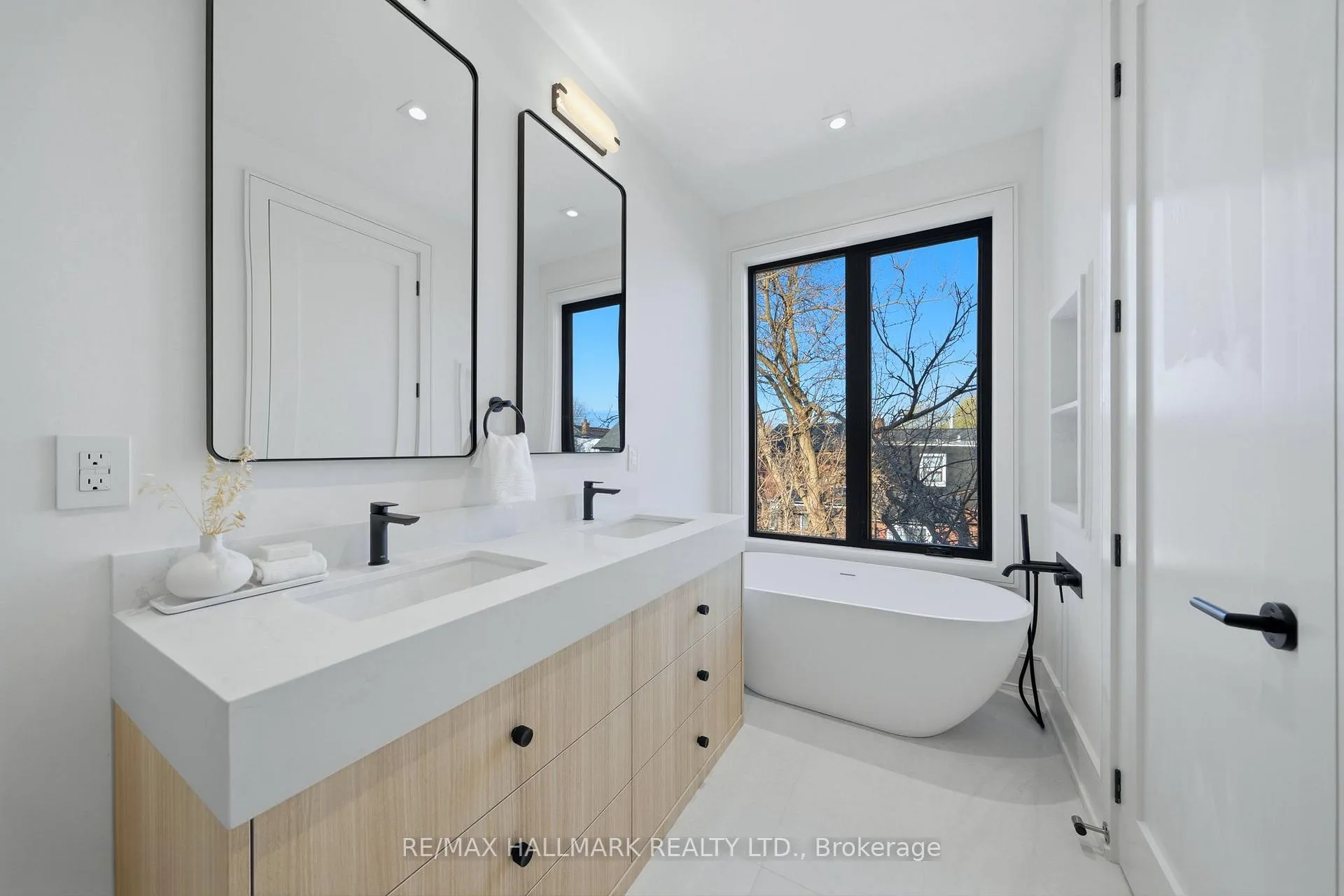 Photo 27 of 10 Leroy Avenue, Toronto, Danforth Village-East York — HOMEH