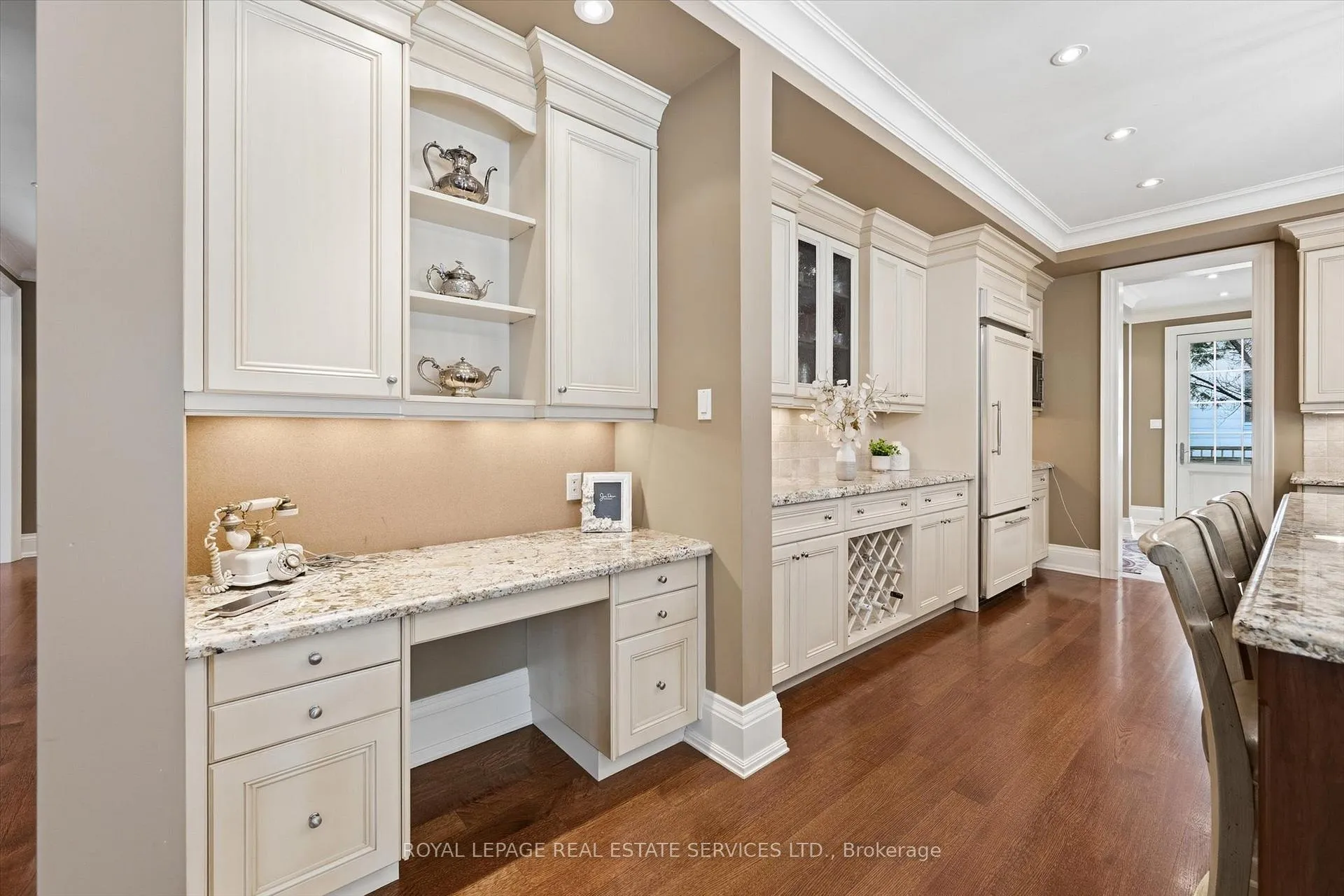Photo 14 of 1049 Cedar Grove Boulevard, Oakville, Morrison — HOMEH
