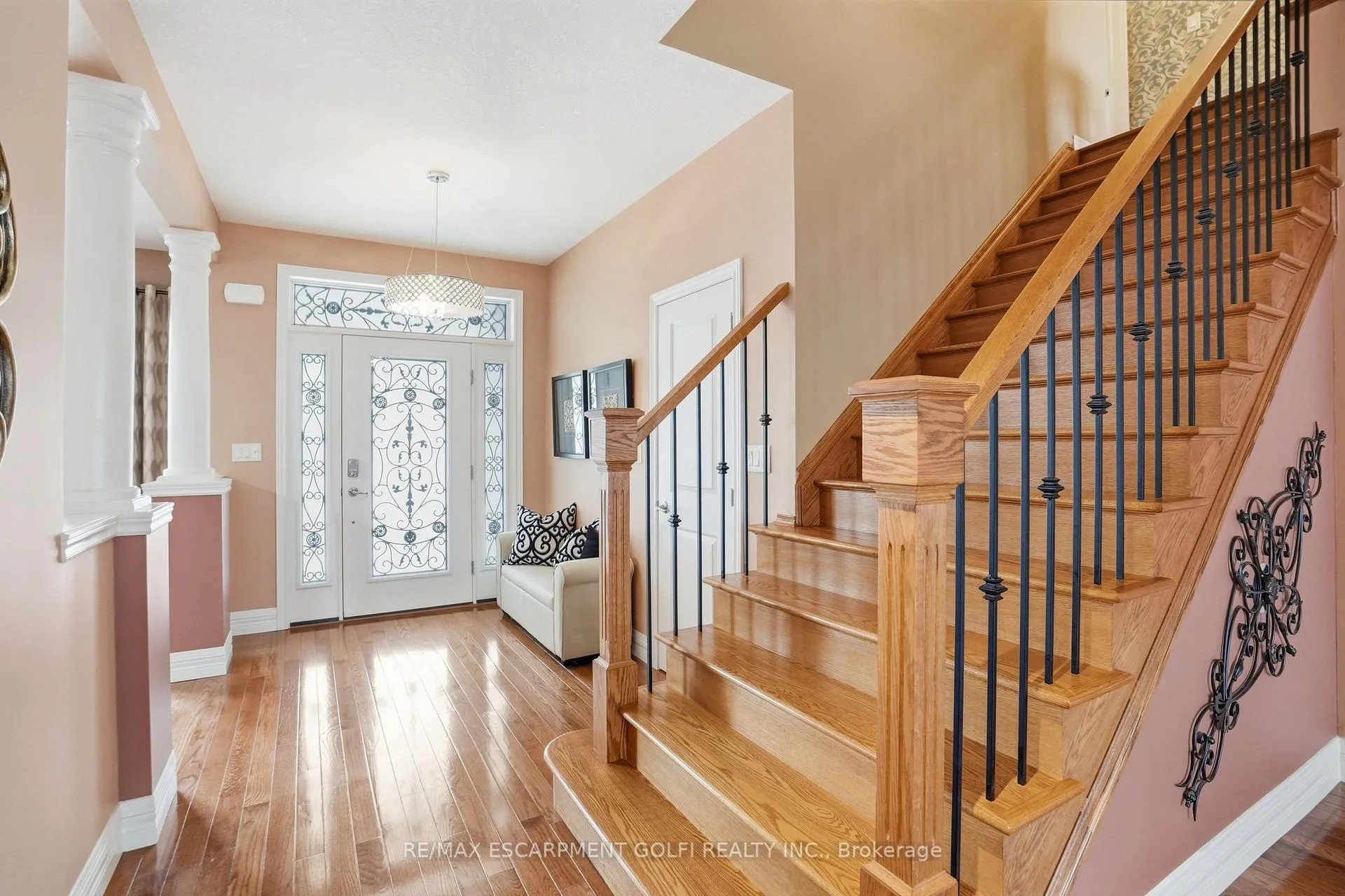 Photo 4 of 256 Highland Road W, Hamilton, Stoney Creek Mountain — HOMEH