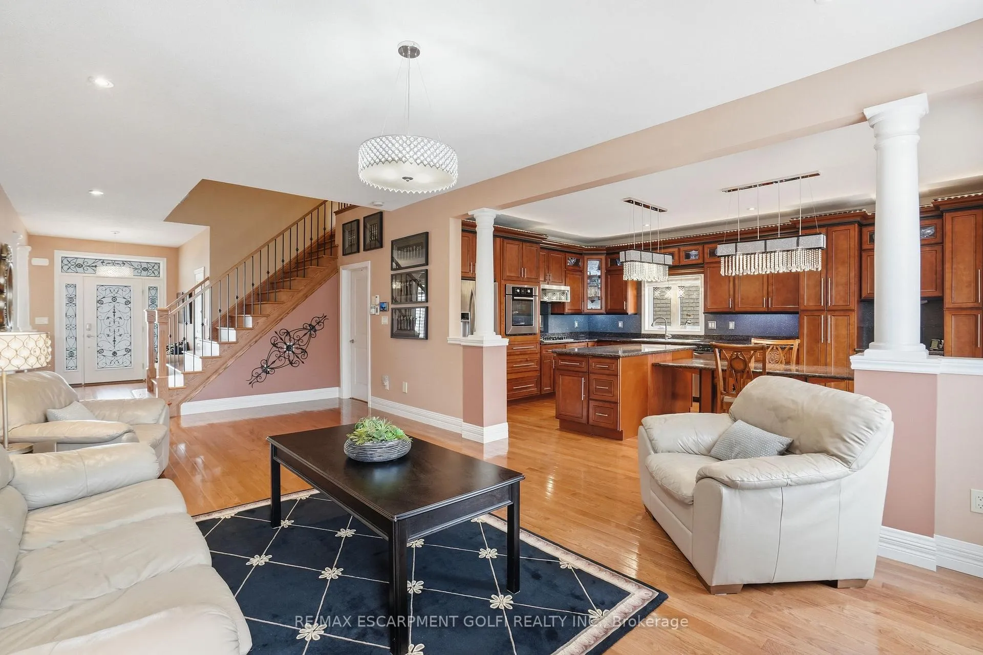 Photo 7 of 256 Highland Road W, Hamilton, Stoney Creek Mountain — HOMEH