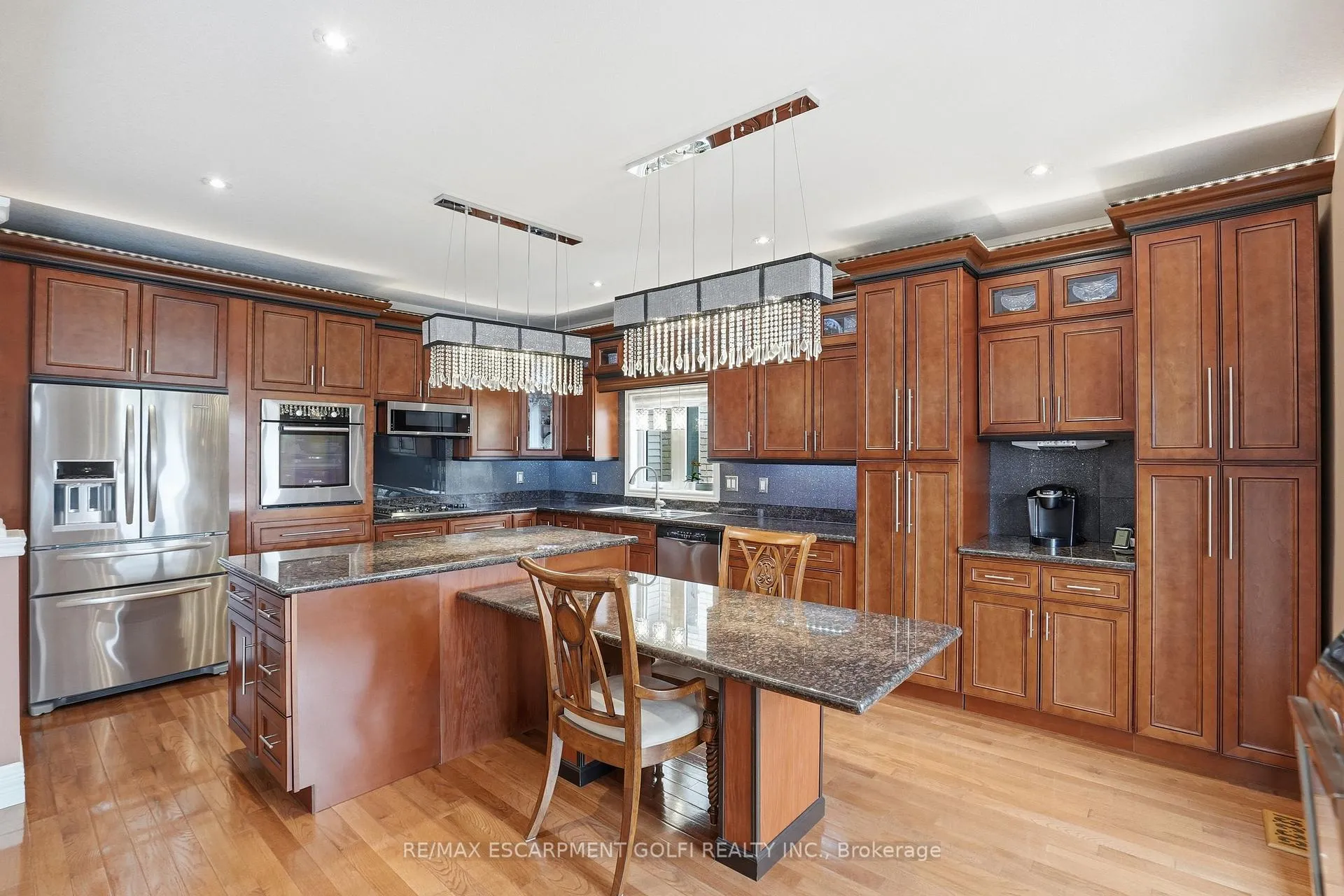 Photo 9 of 256 Highland Road W, Hamilton, Stoney Creek Mountain — HOMEH