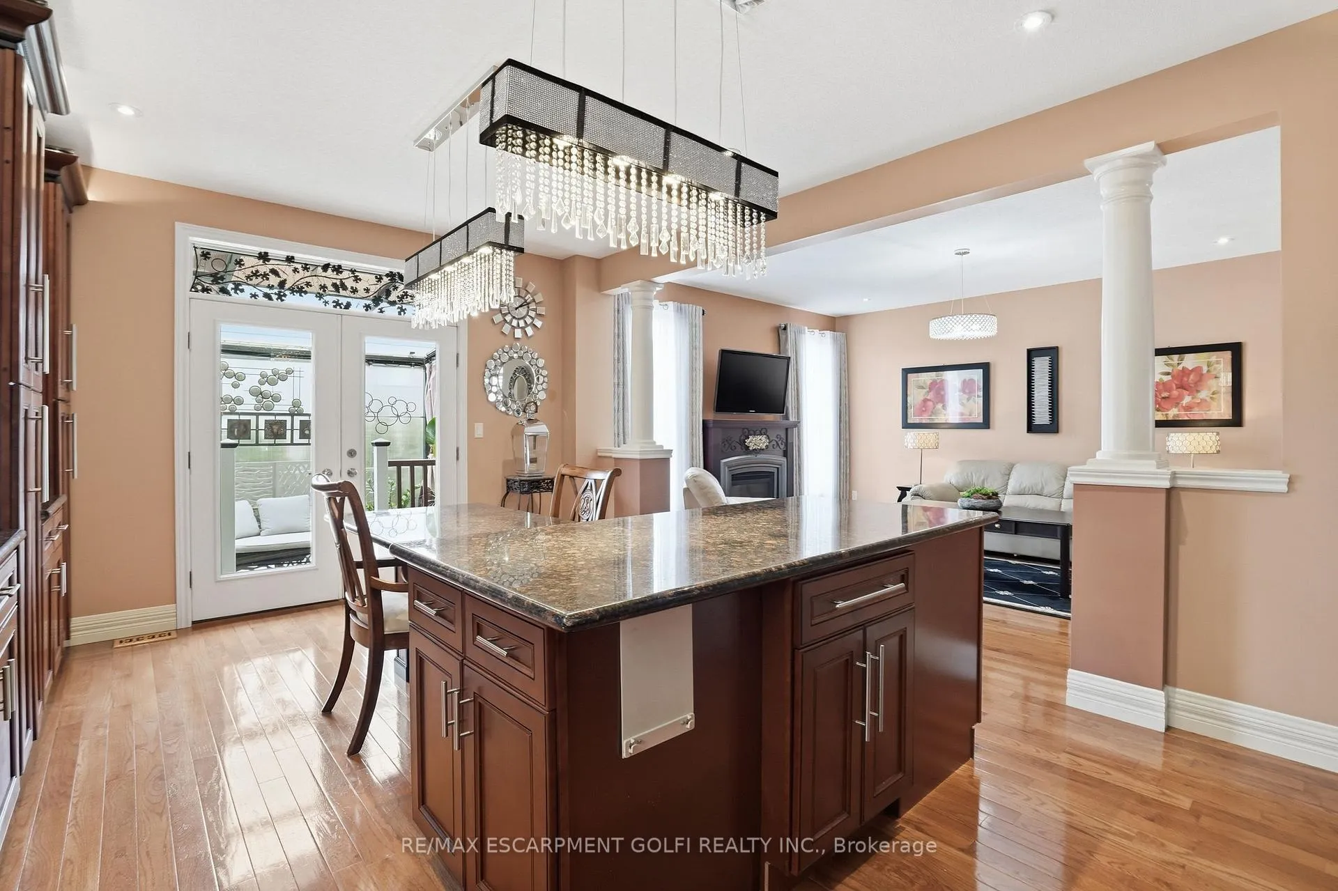 Photo 11 of 256 Highland Road W, Hamilton, Stoney Creek Mountain — HOMEH